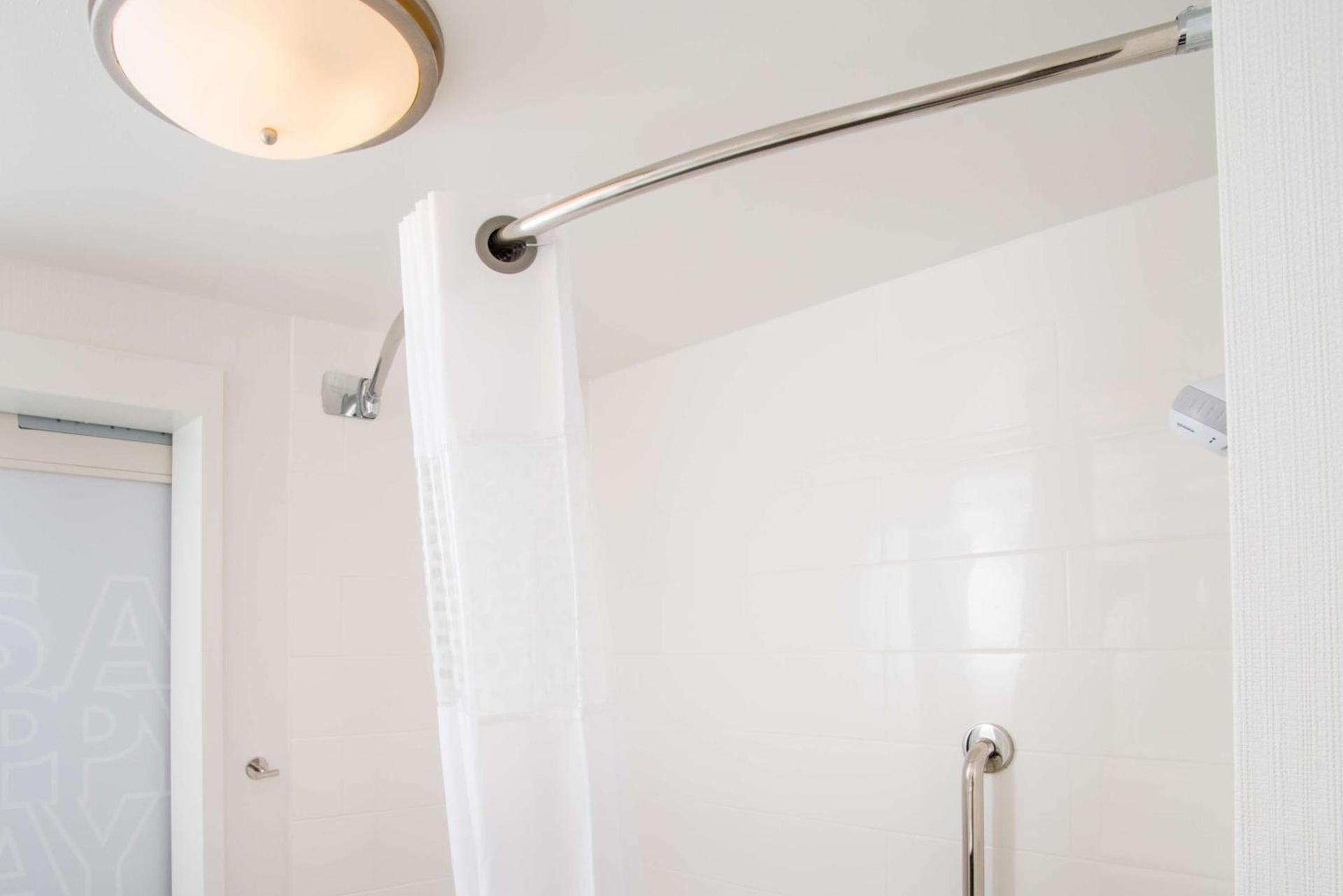 Hampton Inn Joplin photo 30