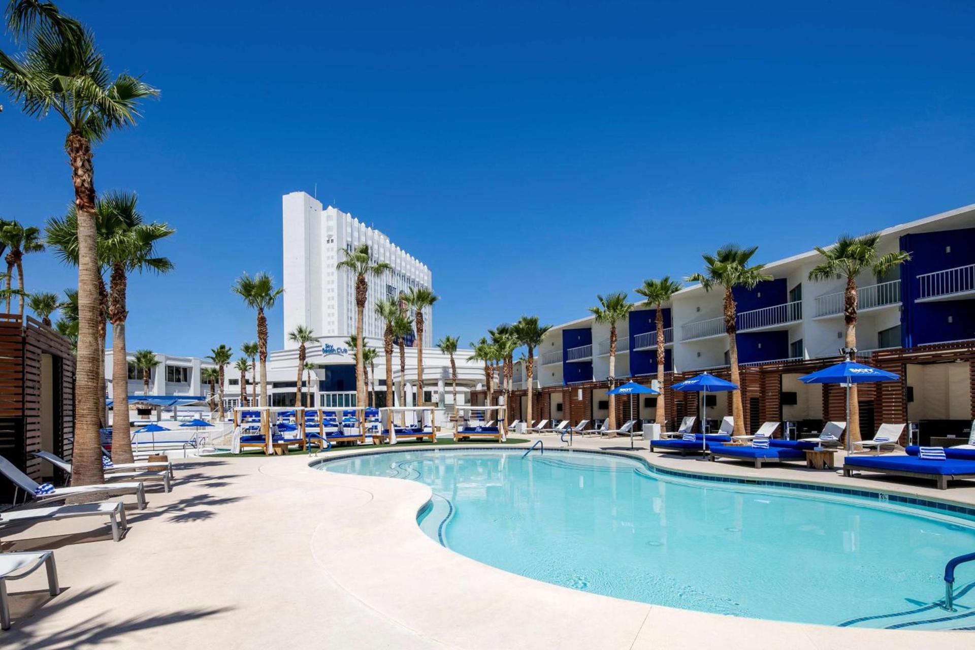 Tropicana Las Vegas a DoubleTree by Hilton Resort & Casino - Free Parking photo 10