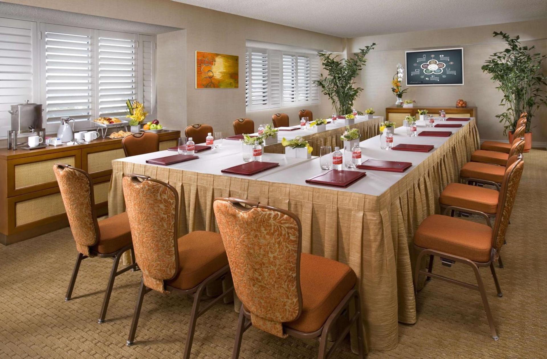 Tropicana Las Vegas a DoubleTree by Hilton Resort & Casino - Free Parking photo 34