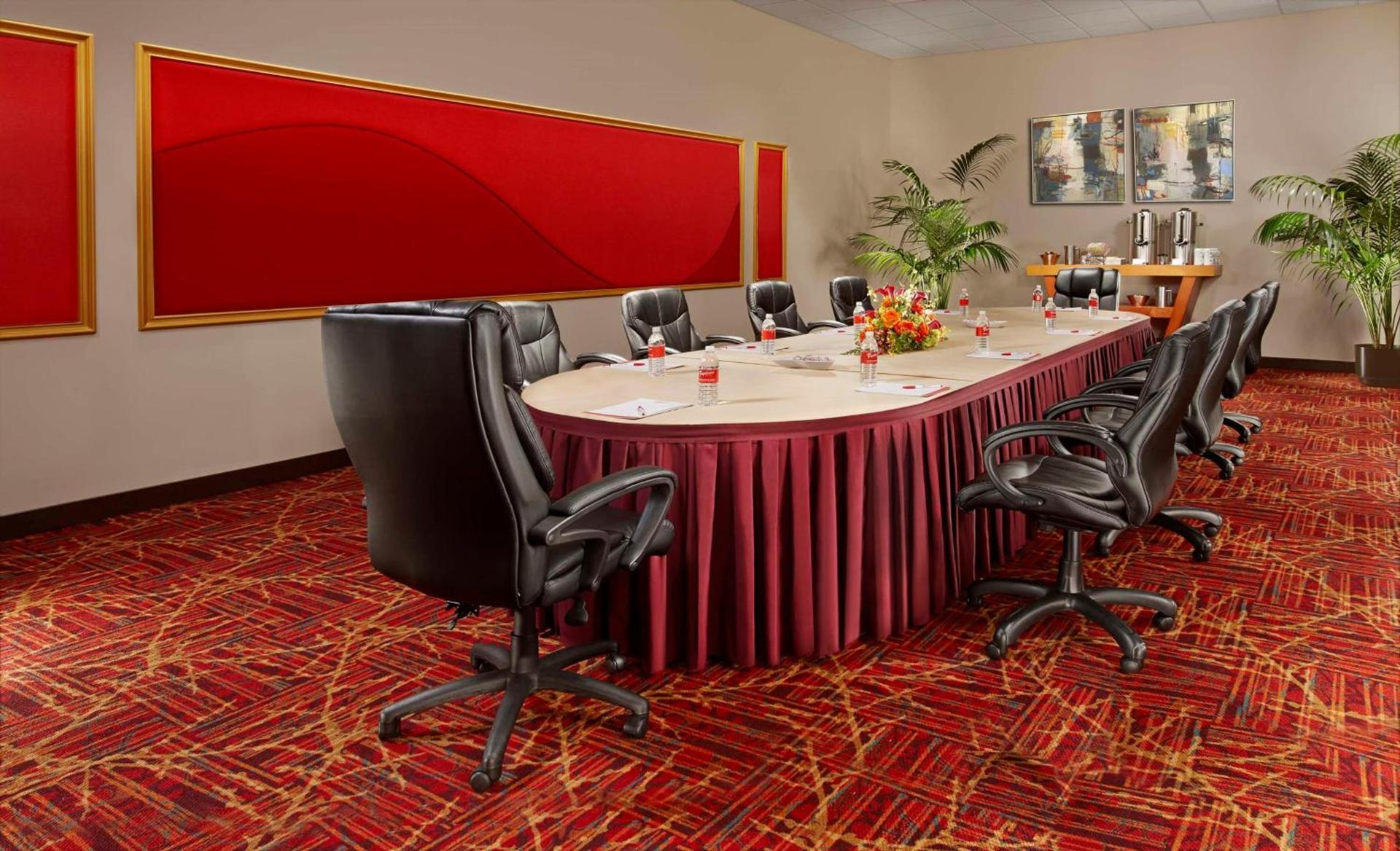Tropicana Las Vegas a DoubleTree by Hilton Resort & Casino - Free Parking photo 31