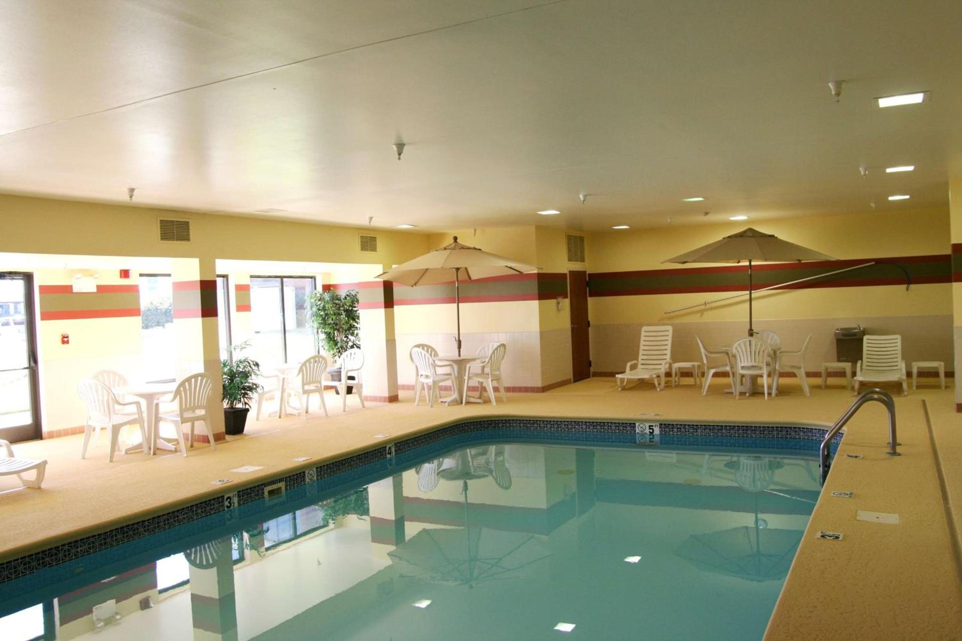 Hampton Inn Marion photo 14
