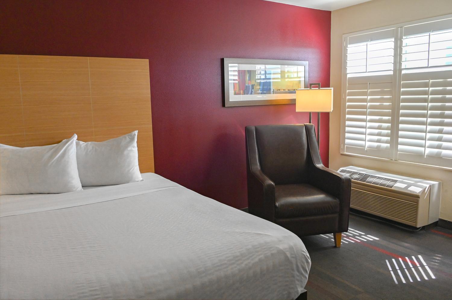 Ramada Limited and Suites San Francisco Airport photo 13