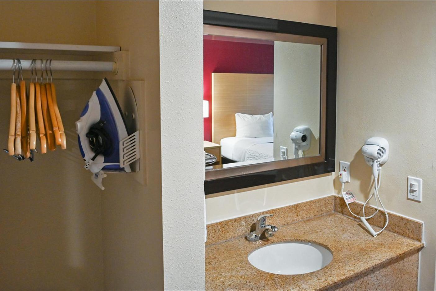 Ramada Limited and Suites San Francisco Airport photo 20