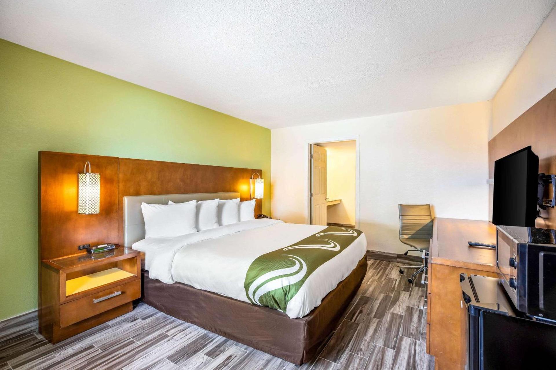 Quality Inn & Suites Downtown photo 14