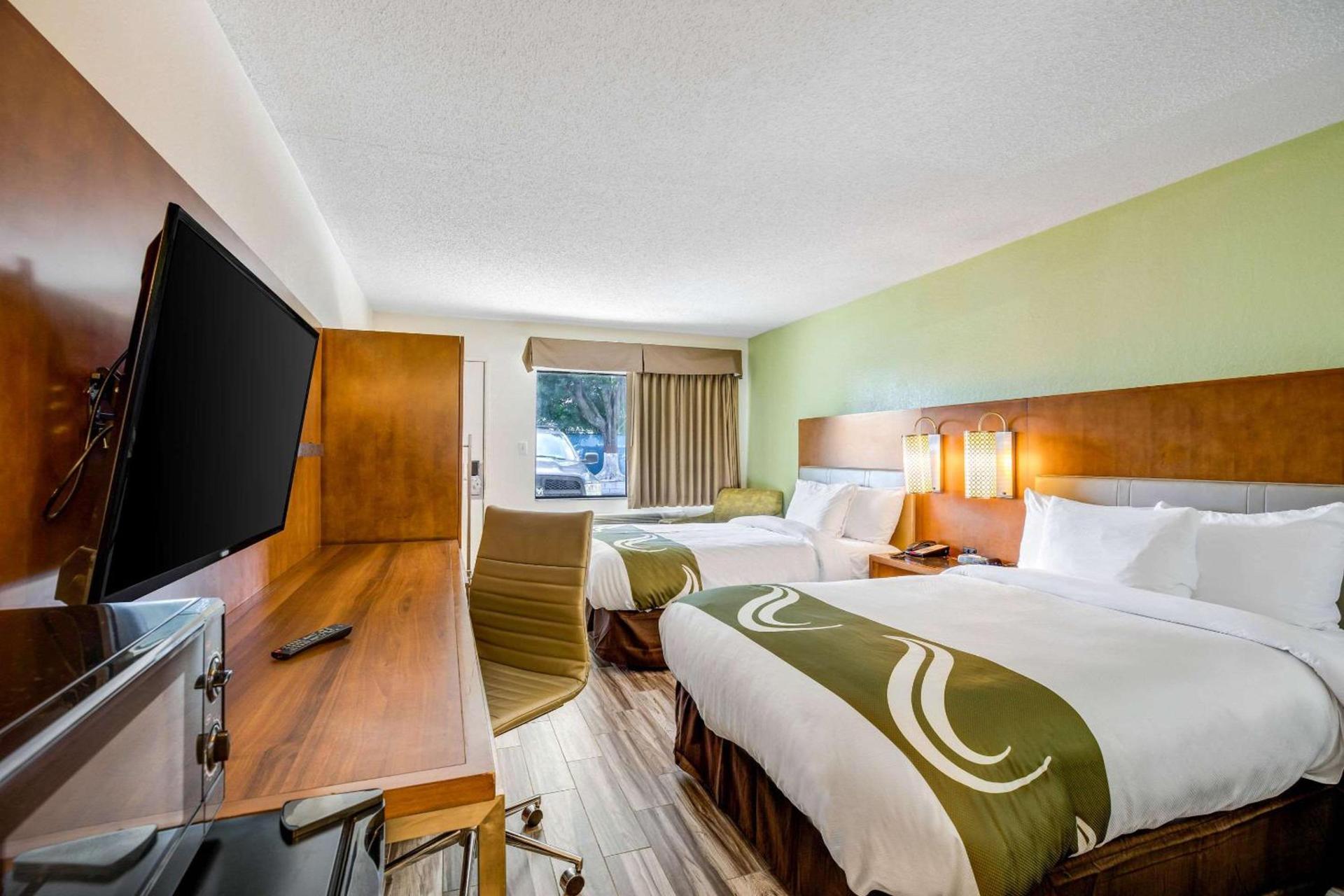Quality Inn & Suites Downtown photo 7