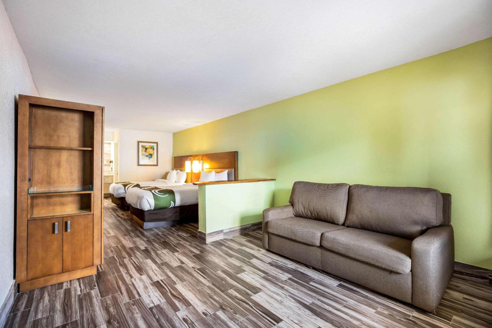 Quality Inn & Suites Downtown photo 21