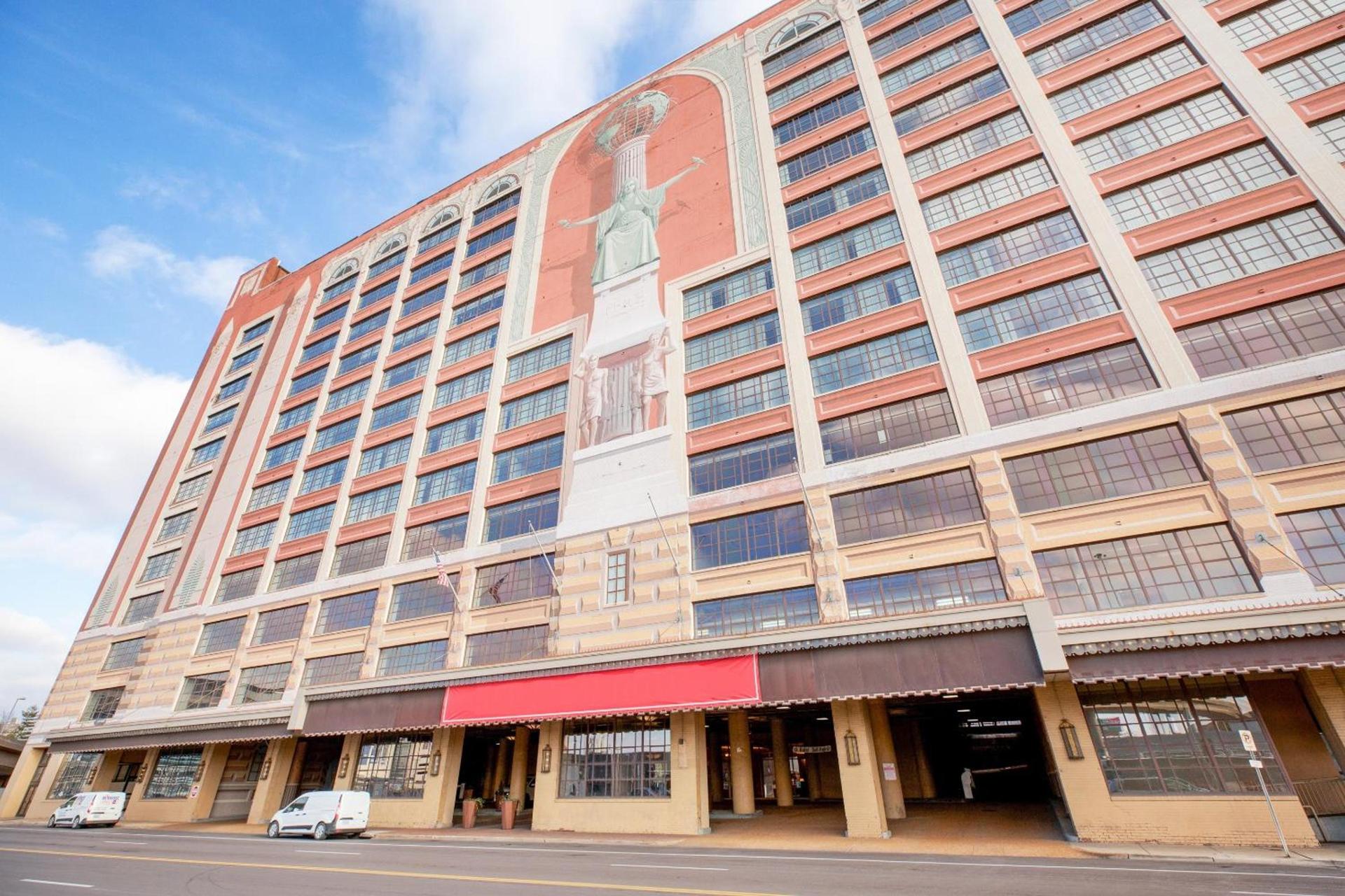 OYO Hotel St Louis Downtown City Center MO photo 3
