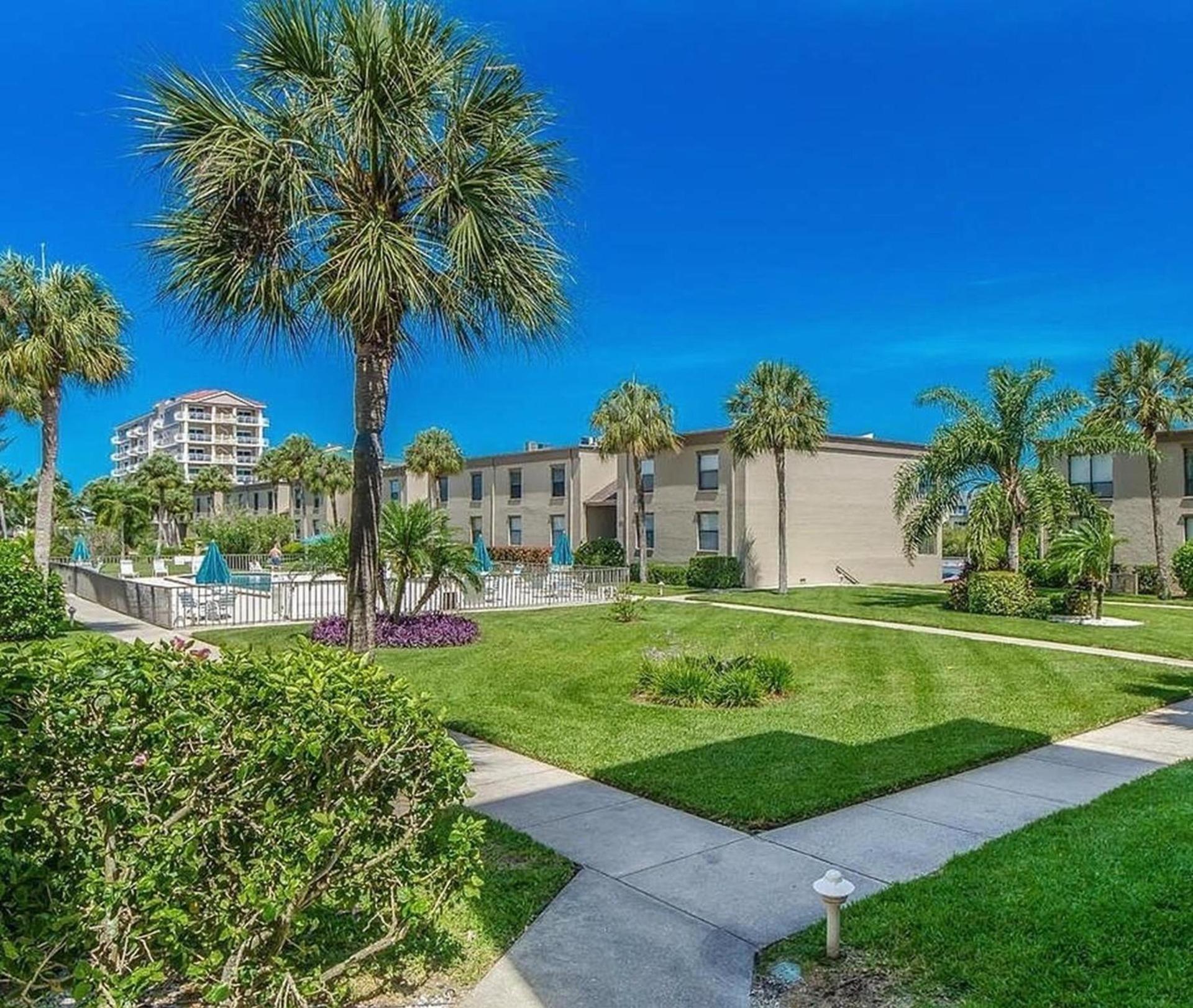 Sea Club Resort Rentals photo 16