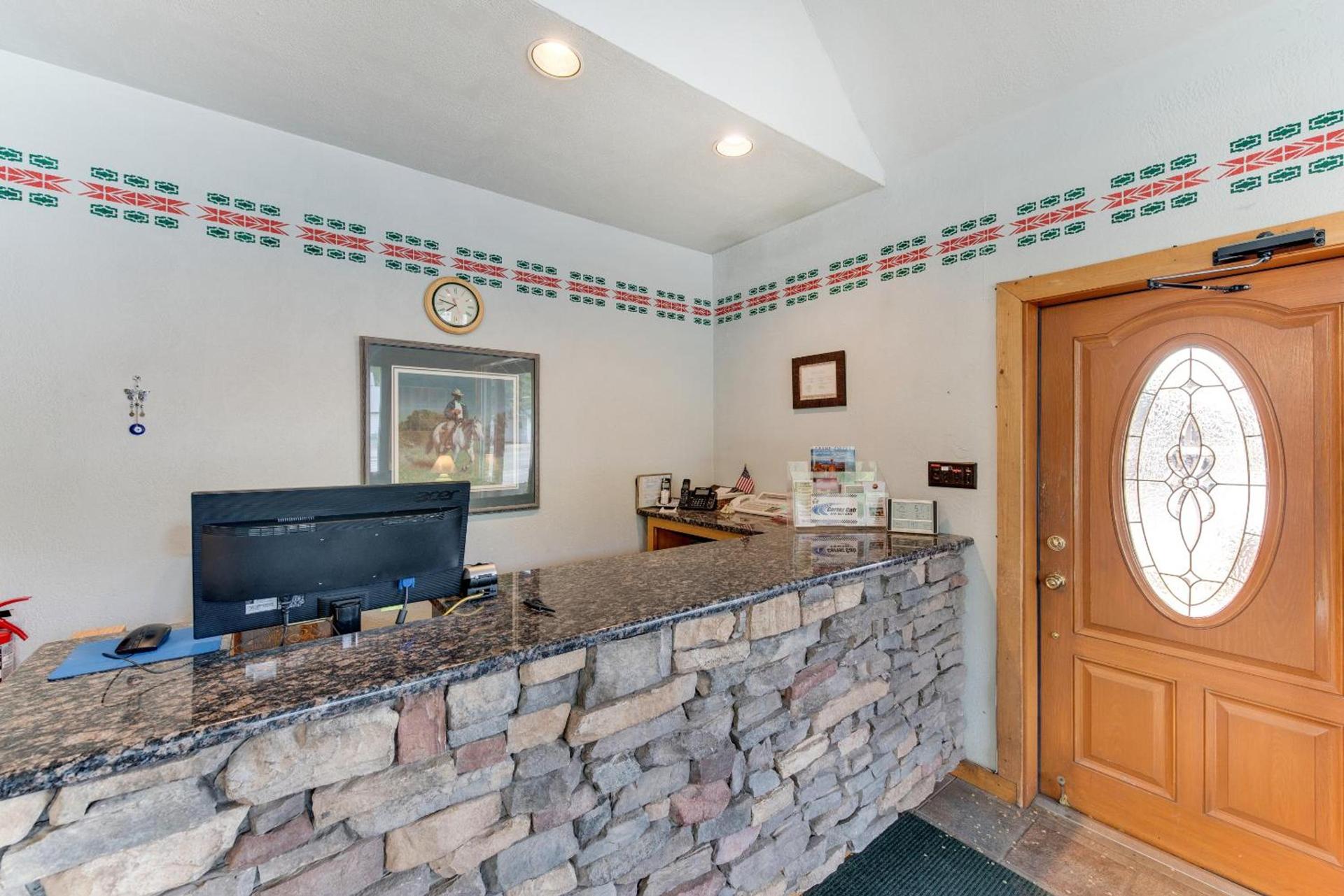 Dolores Mountain Inn photo 2