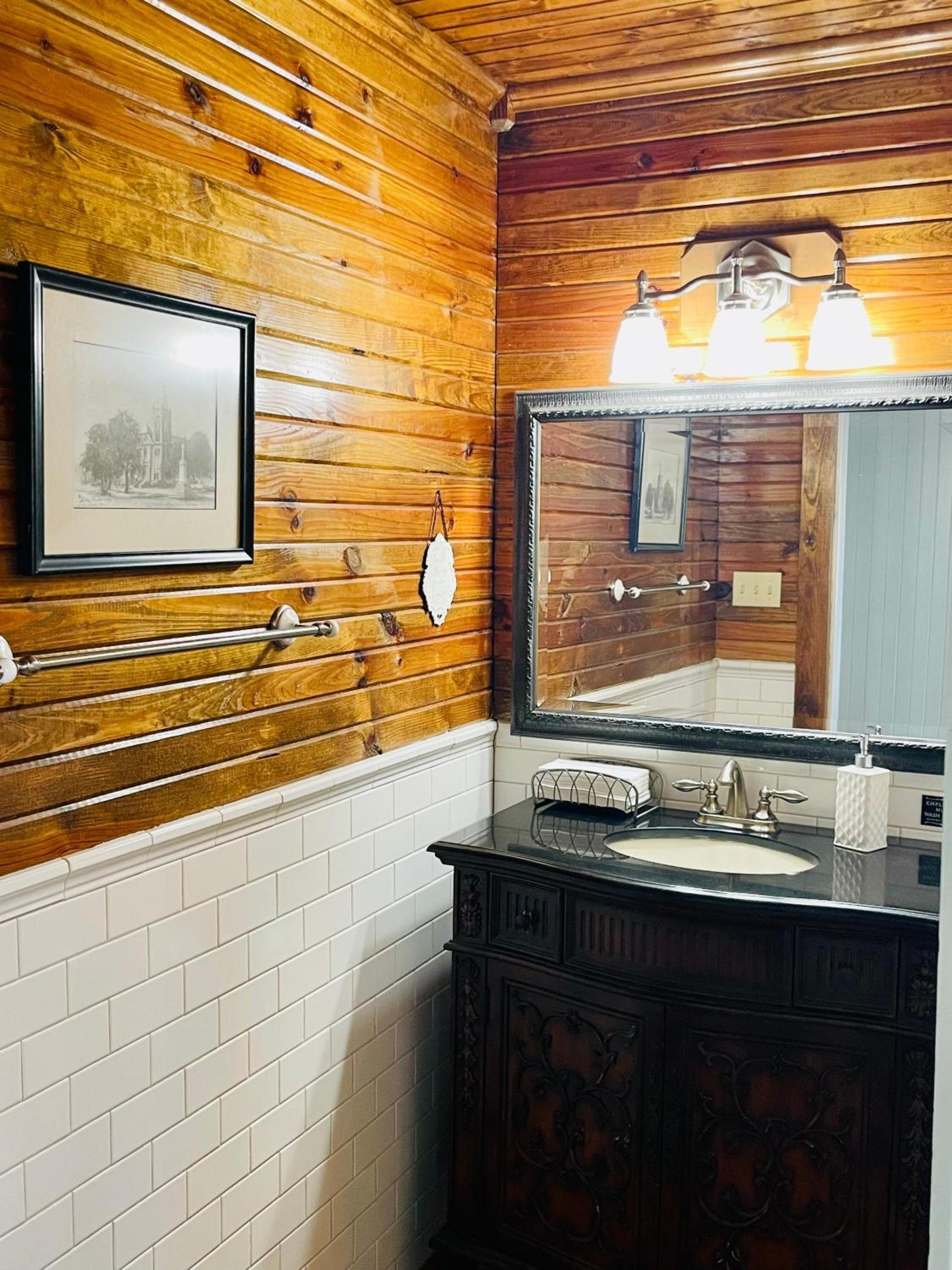 Dabbs Hotel photo 15
