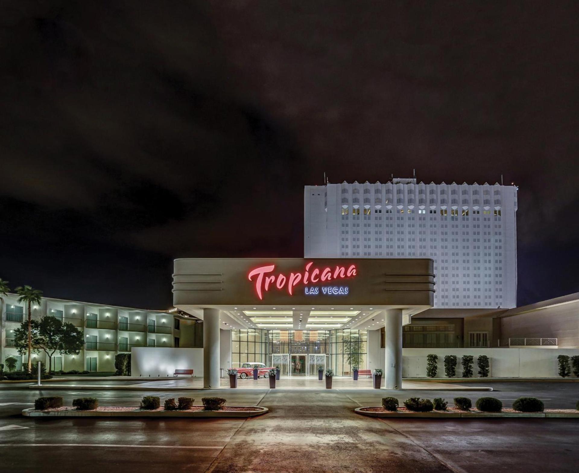 Tropicana Las Vegas a DoubleTree by Hilton Resort & Casino - Free Parking photo 2