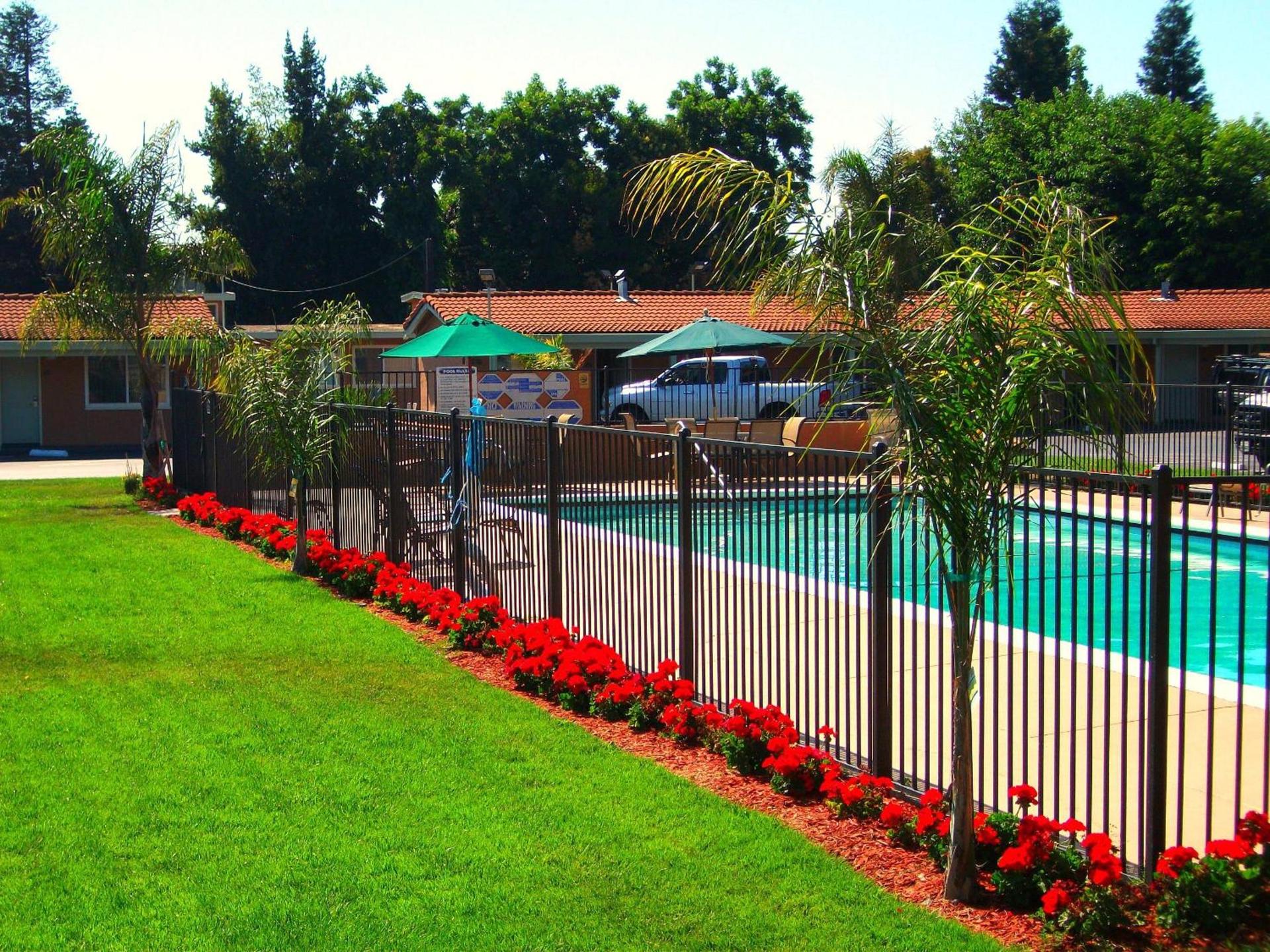 Tri-Valley Inn & Suites photo 3