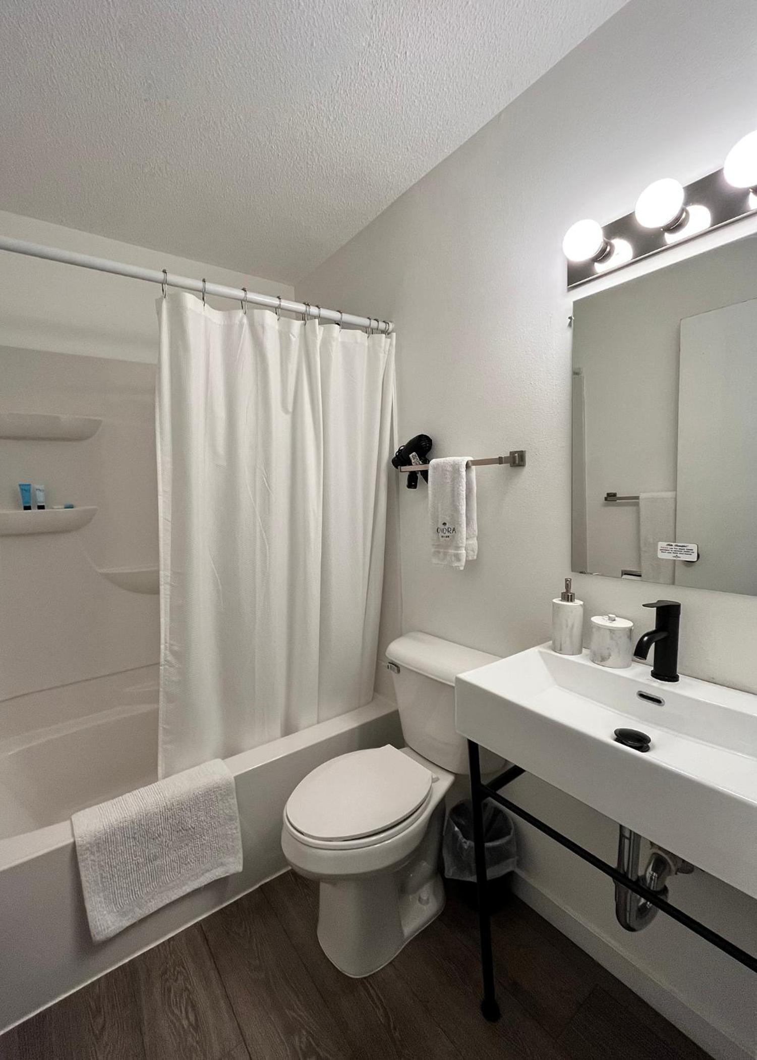 Onora Suites photo 34