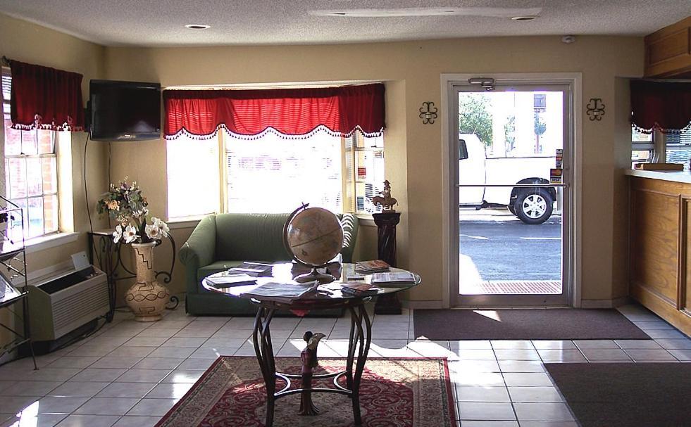 Value Inn & Suites - Harlingen photo 15