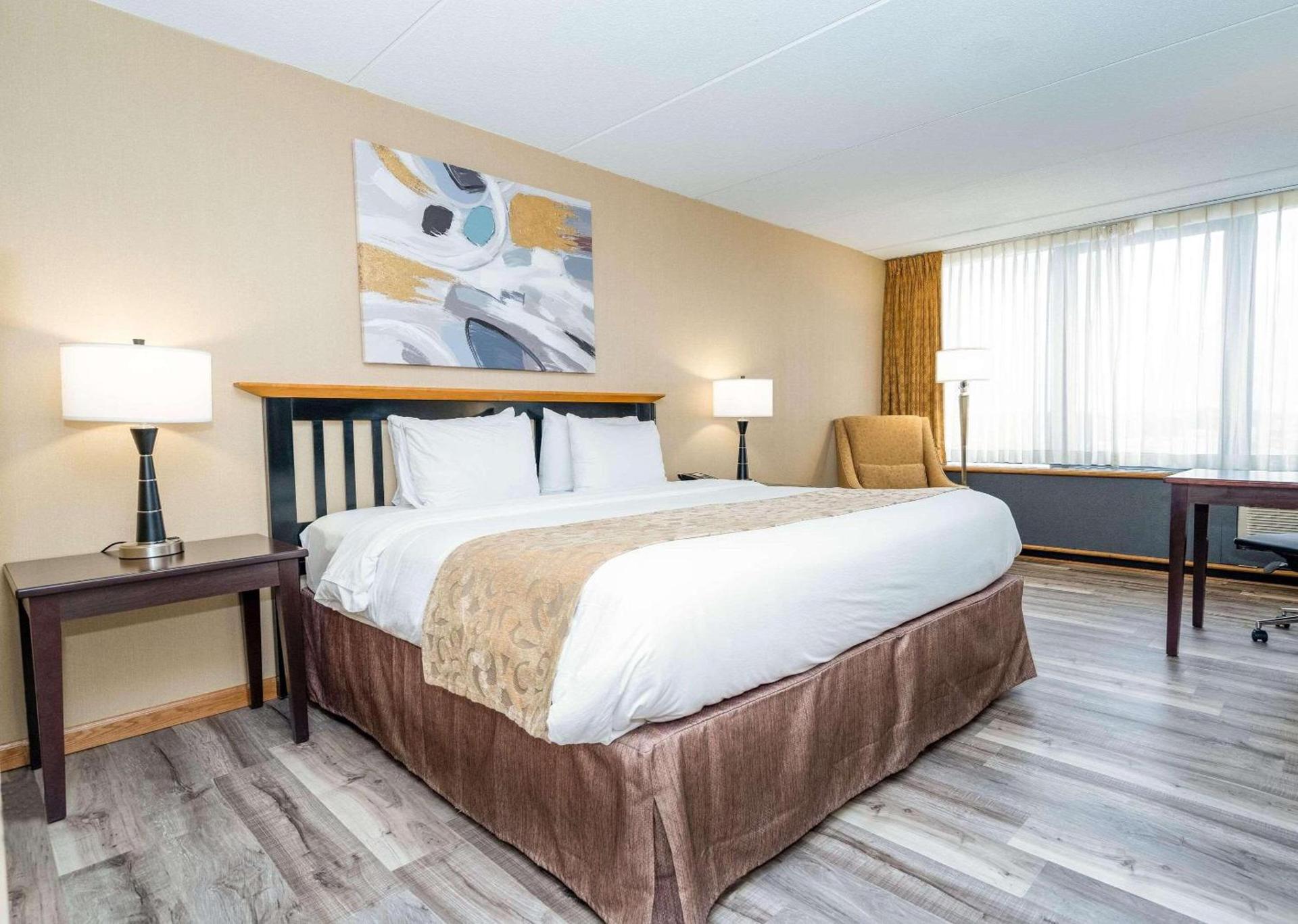 Radisson Hotel Milwaukee West photo 10