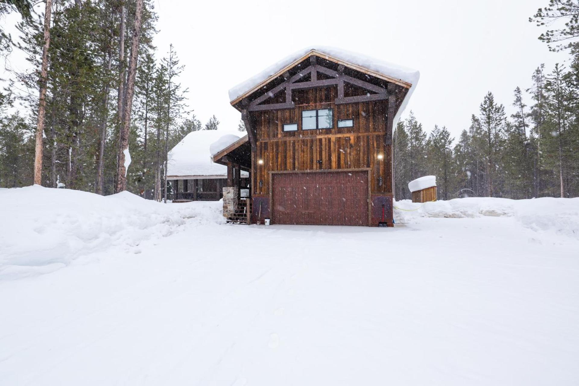 Yellowstone Crossing Lodge photo 6