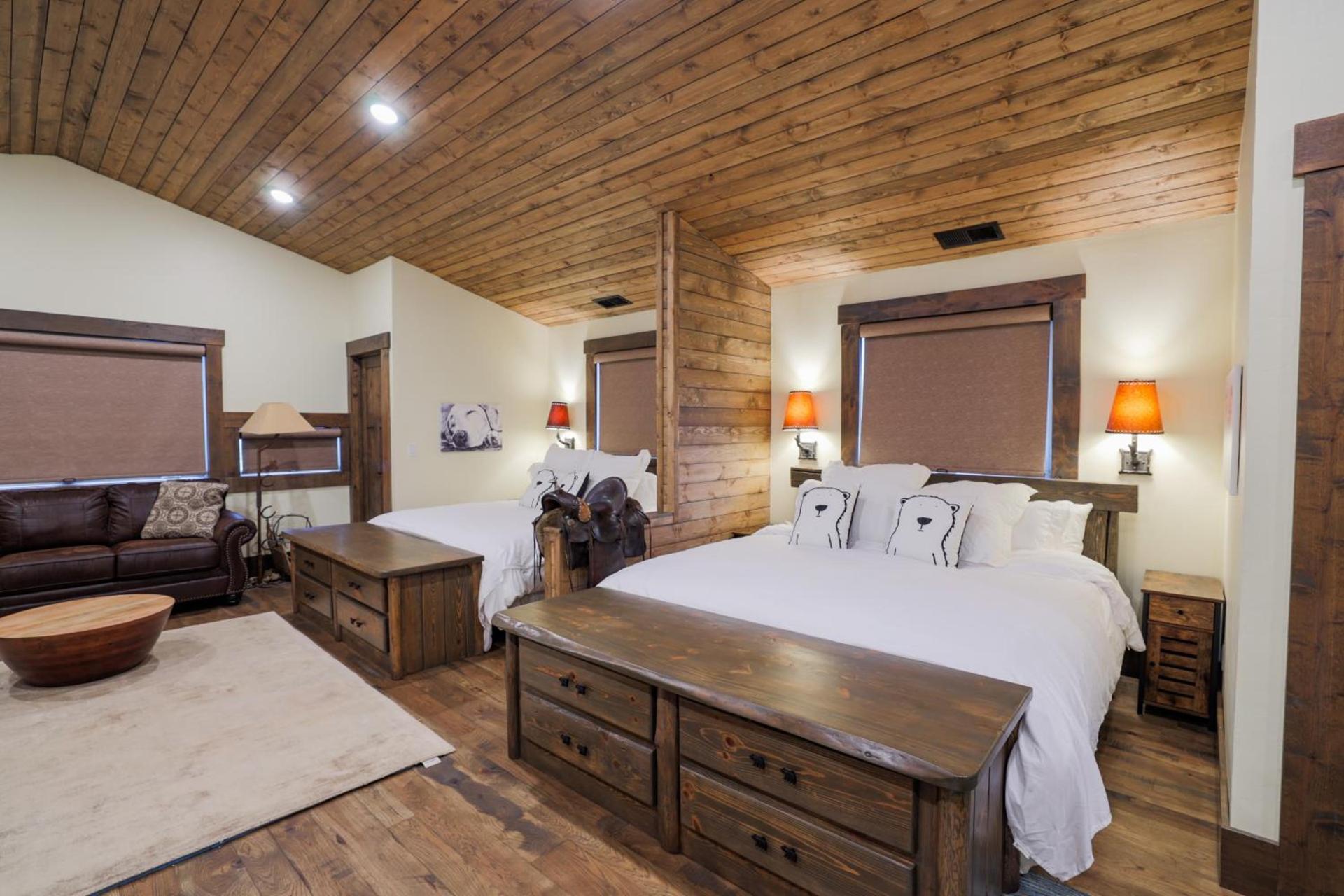 Yellowstone Crossing Lodge photo 4