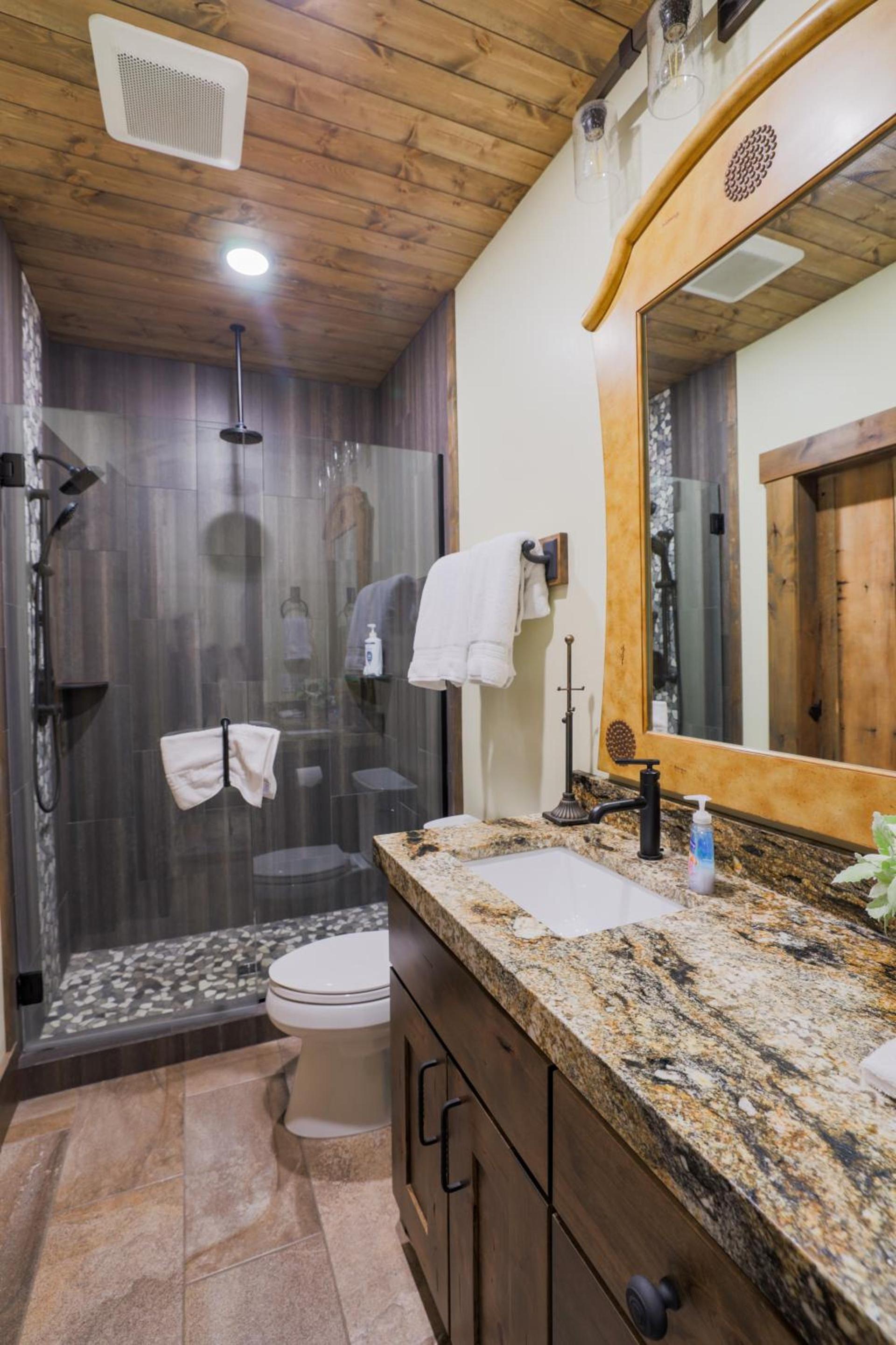 Yellowstone Crossing Lodge photo 10