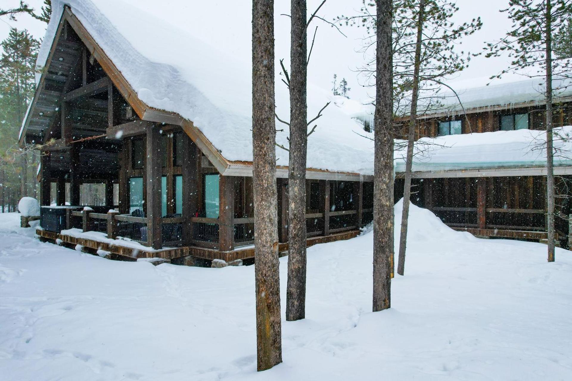 Yellowstone Crossing Lodge photo 11