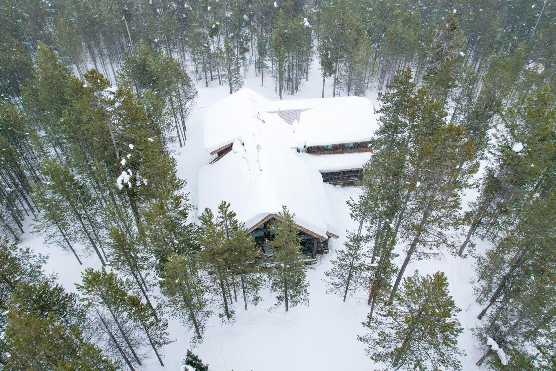 Yellowstone Crossing Lodge photo 12