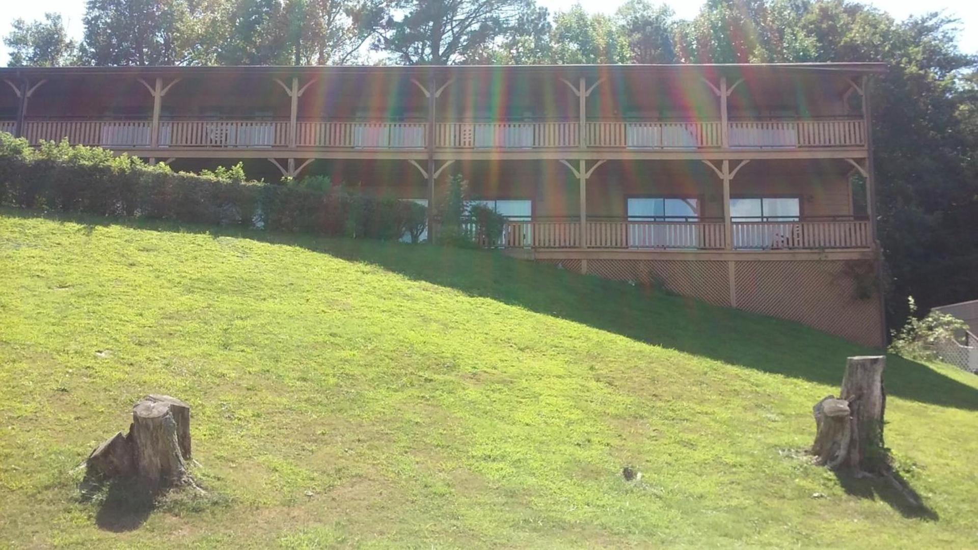 Budgetel Inn & Suites photo 30