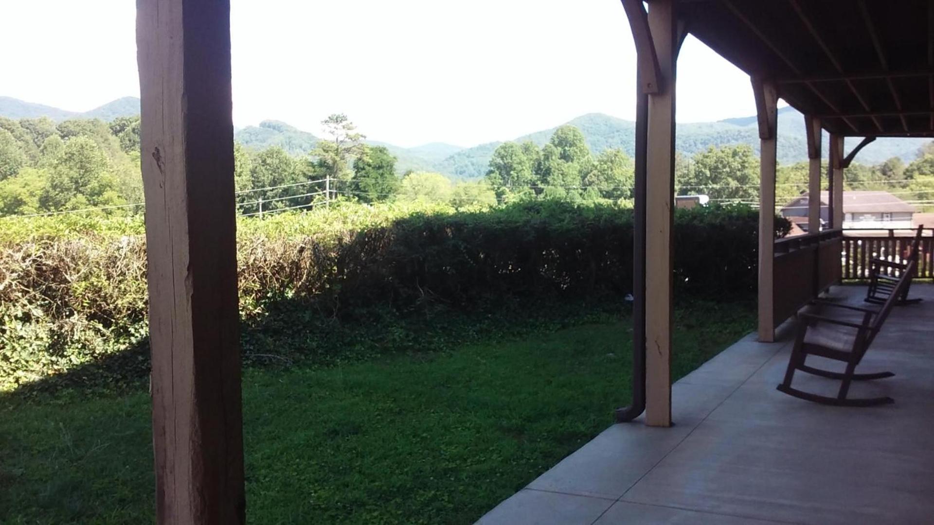 Budgetel Inn & Suites photo 36