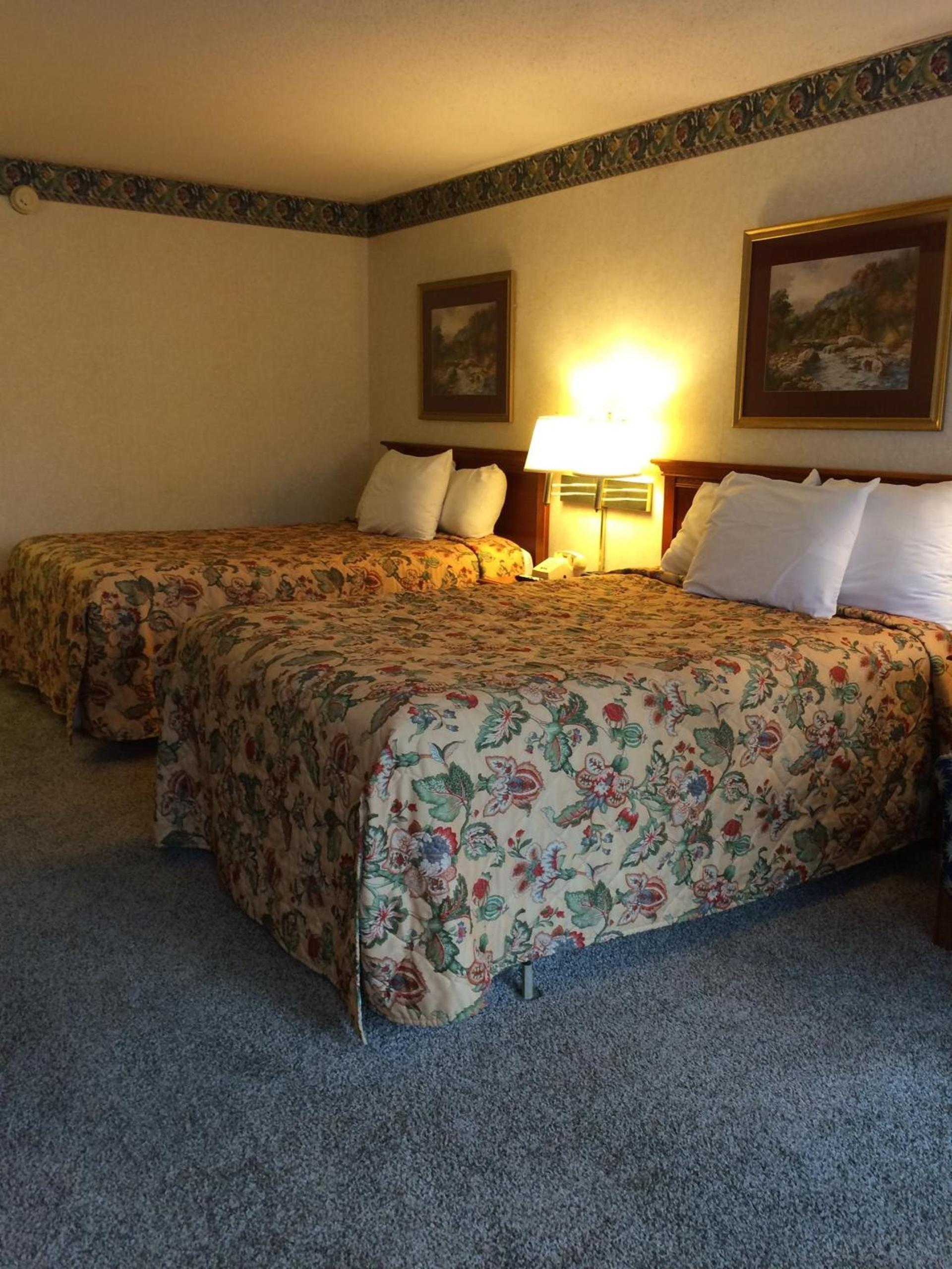 Knights Inn Newport photo 8