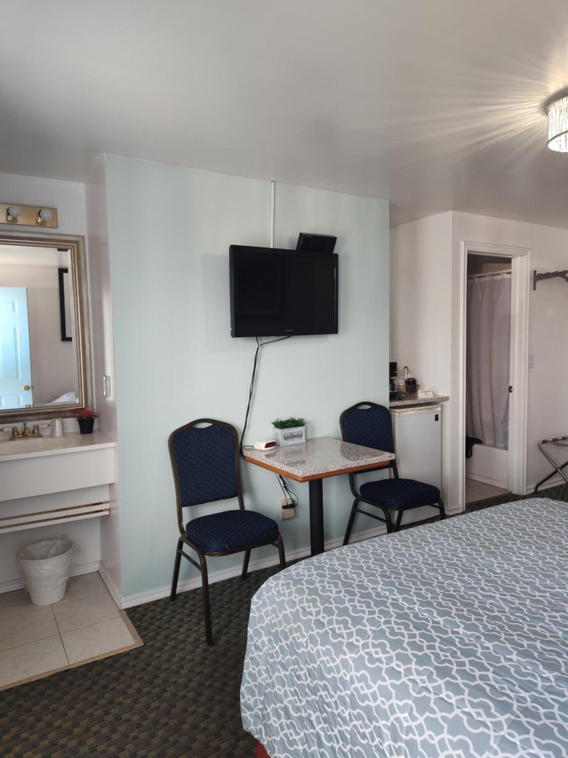 Colorado Inn Motel photo 14