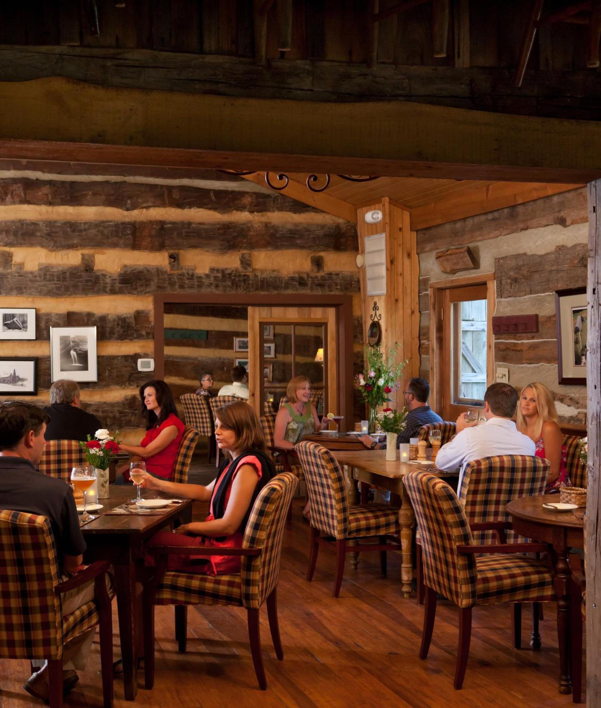 Inn & Spa at Cedar Falls photo 2