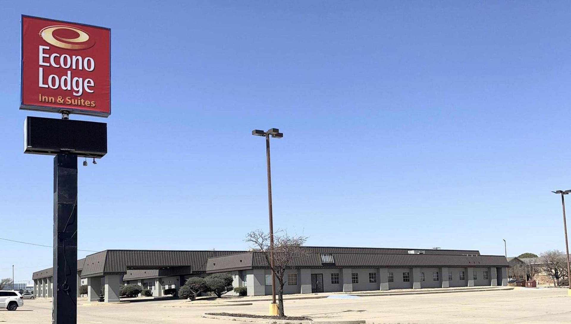 Regency Inn & Suites photo 16