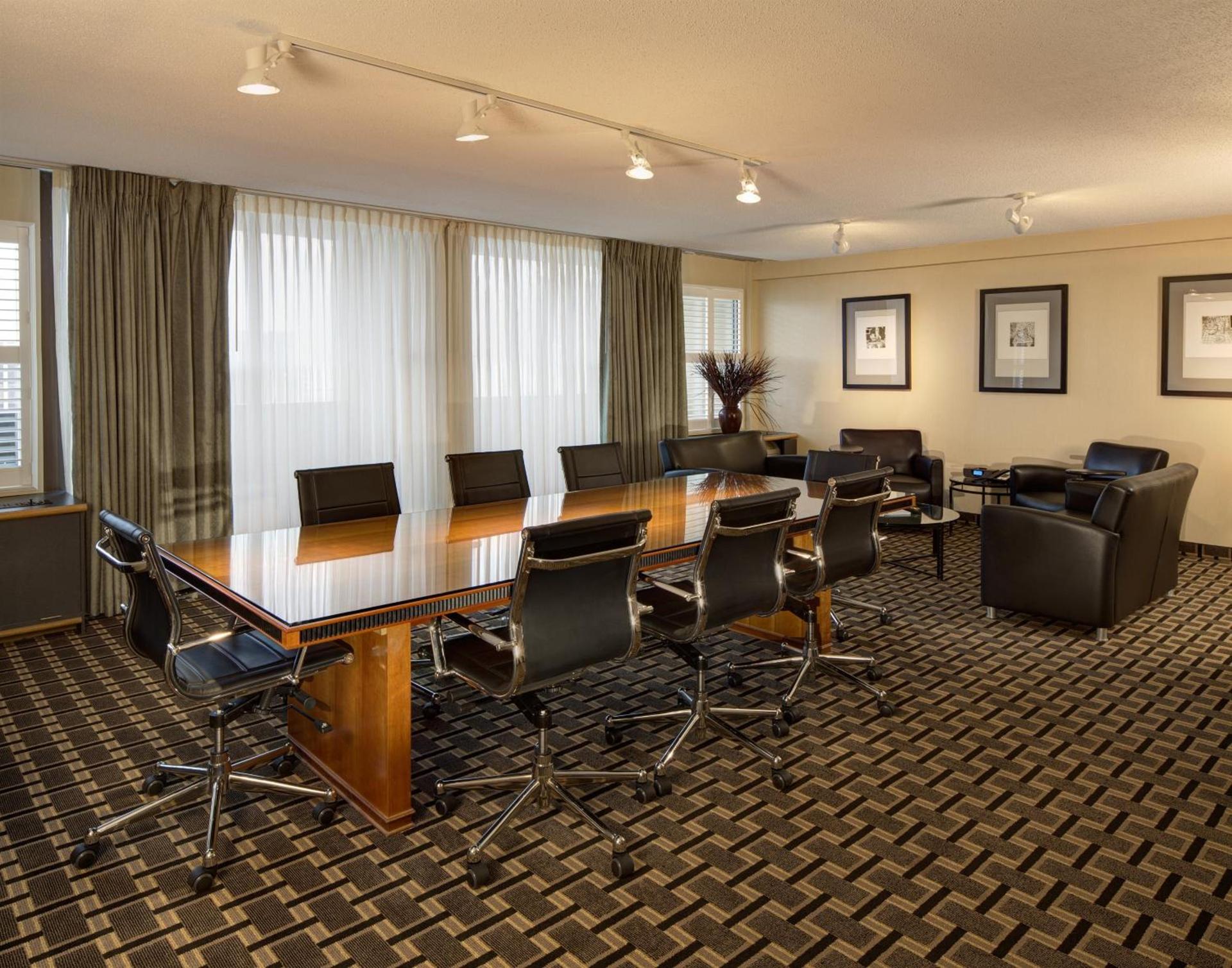 Radisson Hotel Milwaukee West photo 22