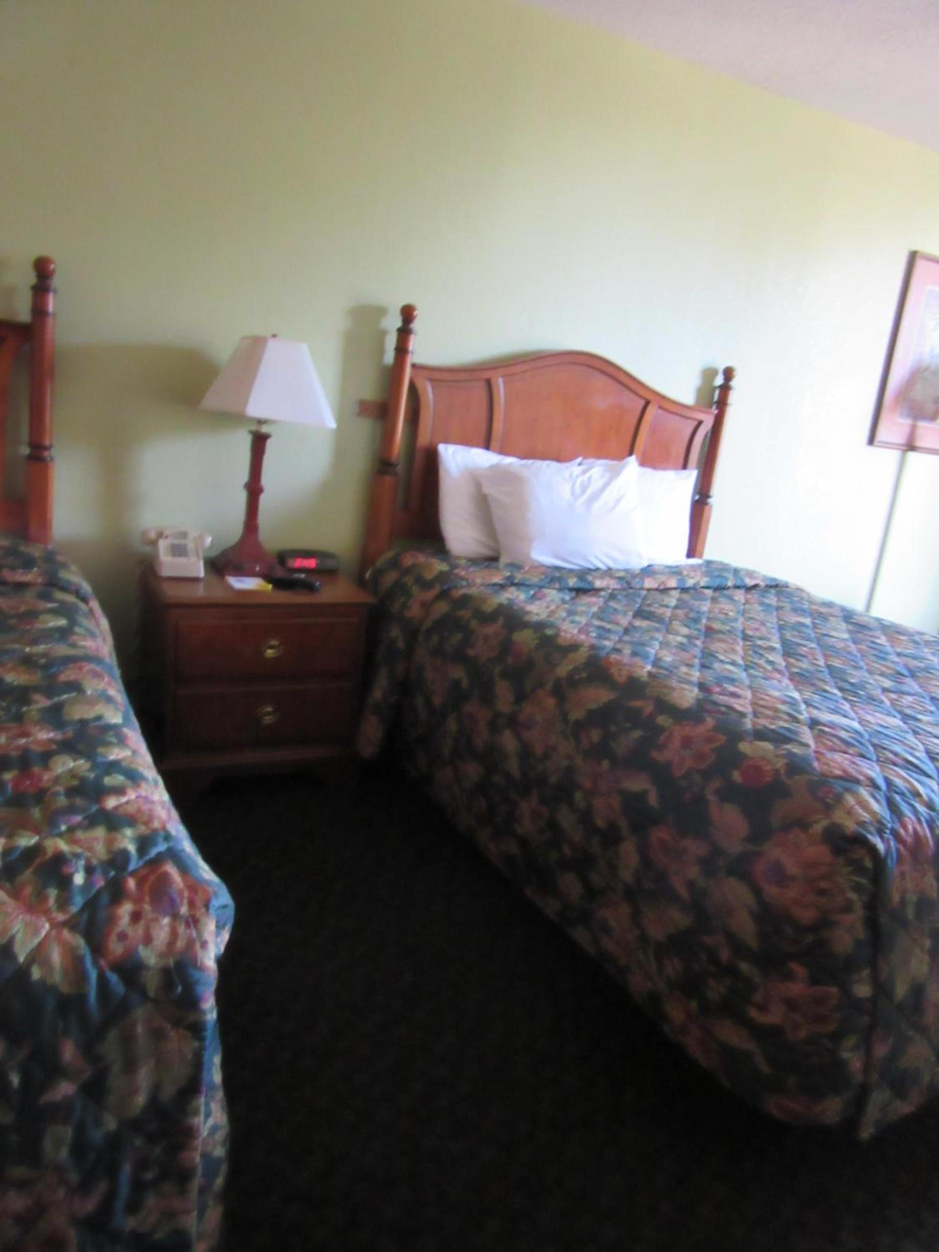 Days Inn & Suites by Wyndham SE Columbia Ft Jackson photo 6