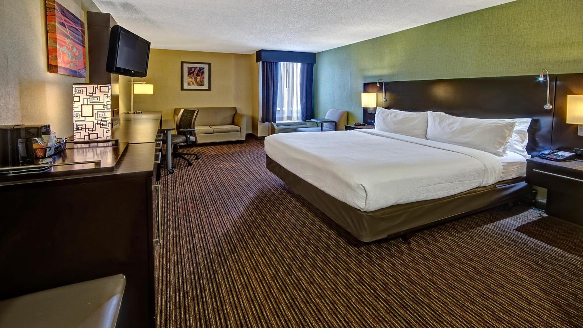 Clarion Hotel & Suites Conference Center Memphis Airport photo 5