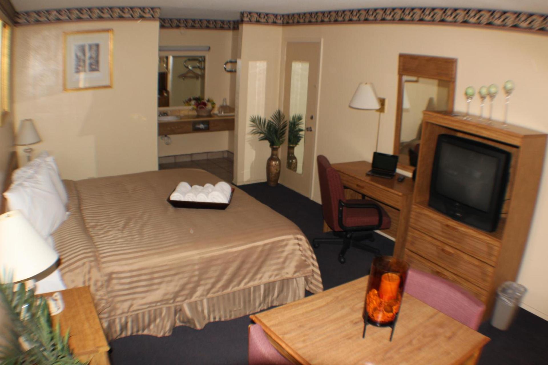 Value Inn & Suites - Harlingen photo 12