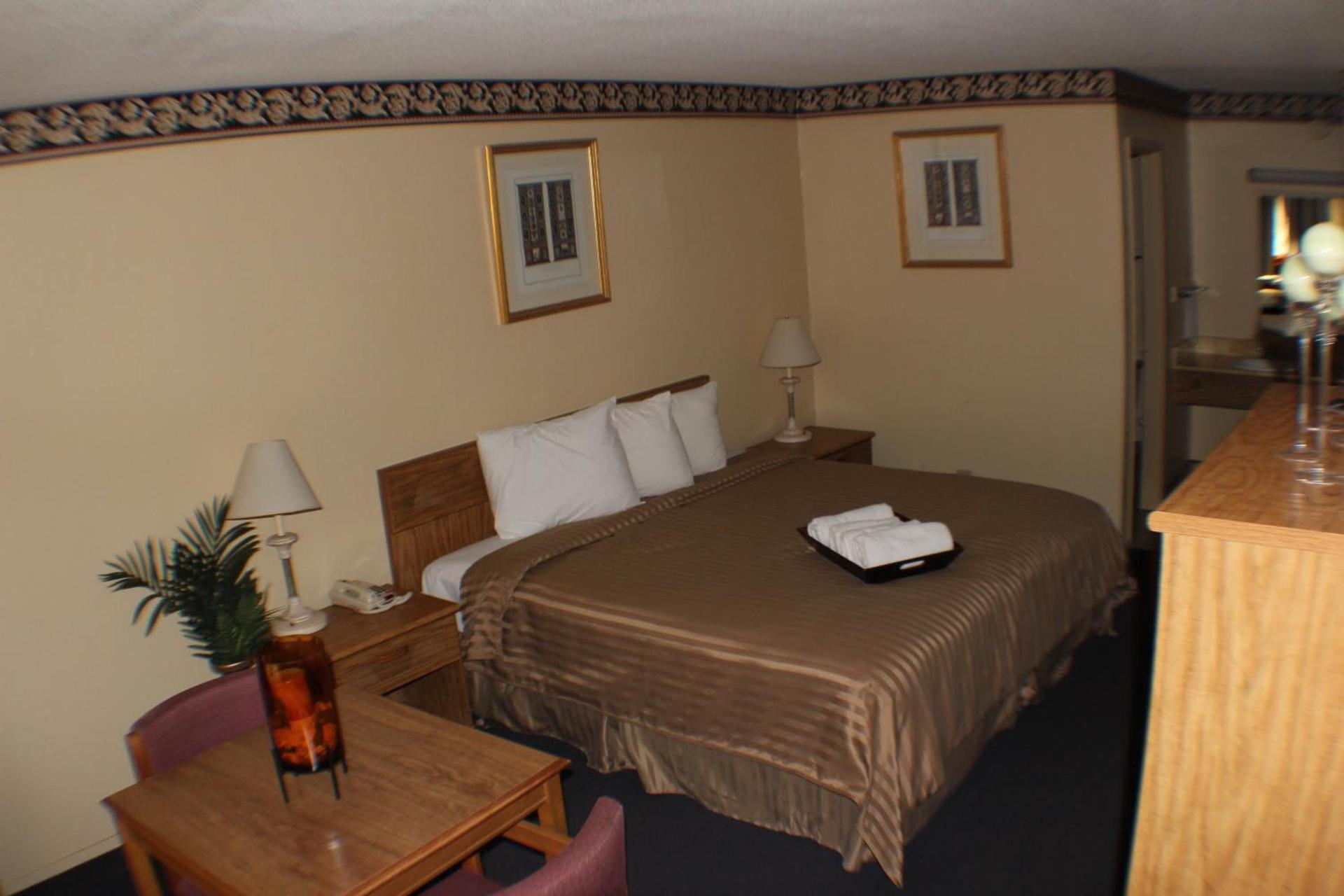 Value Inn & Suites - Harlingen photo 9