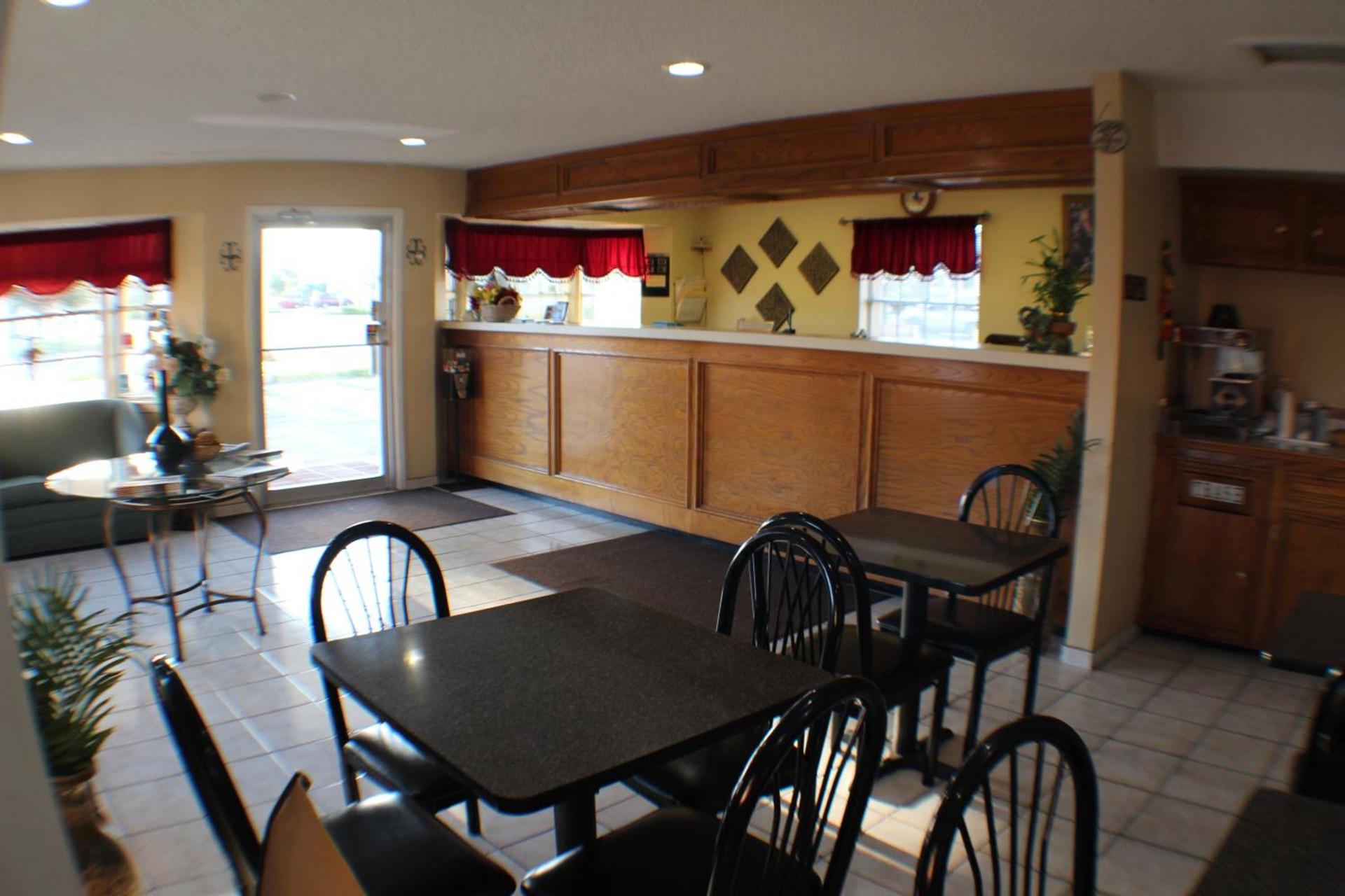Value Inn & Suites - Harlingen photo 3