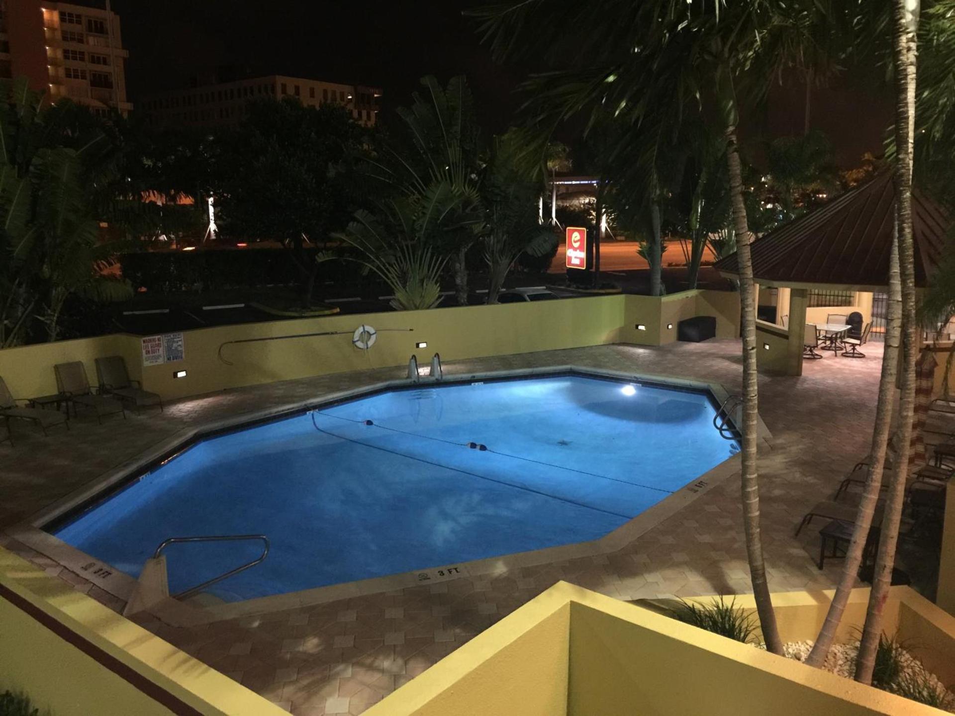 The Link Hotel on Sunrise photo 30