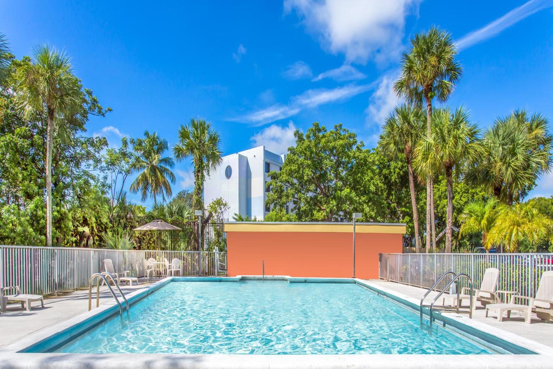 Days Inn by Wyndham Fort Lauderdale Airport Cruise Port photo 21