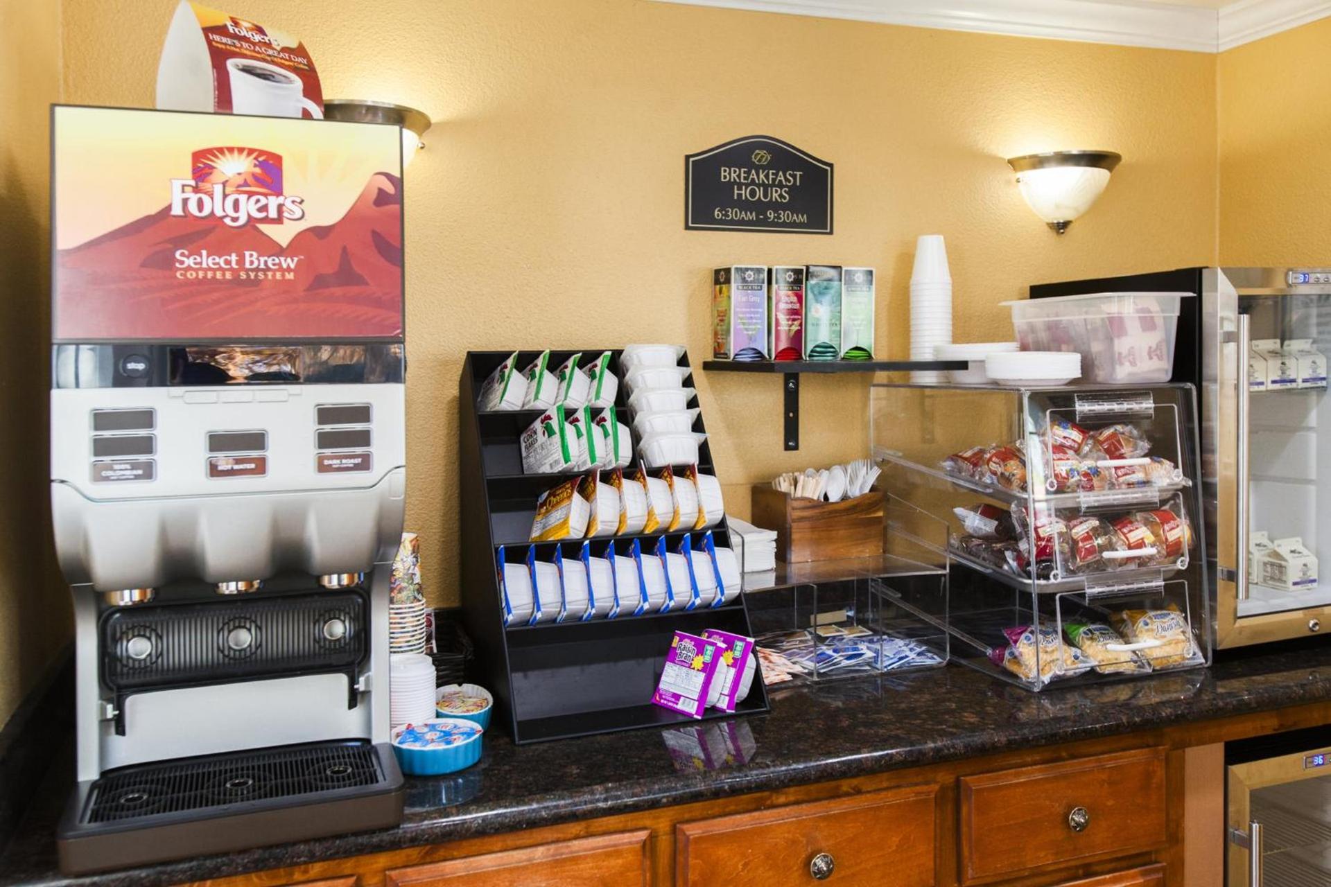 Tri-Valley Inn & Suites photo 18