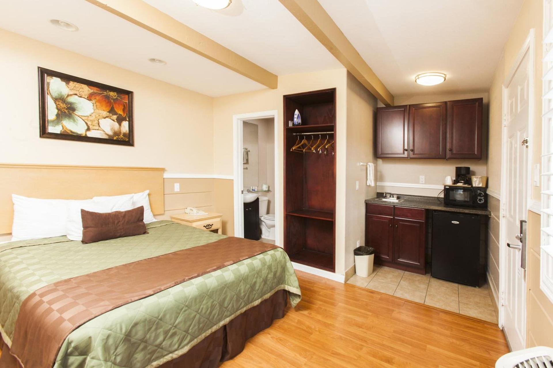 Tri-Valley Inn & Suites photo 6