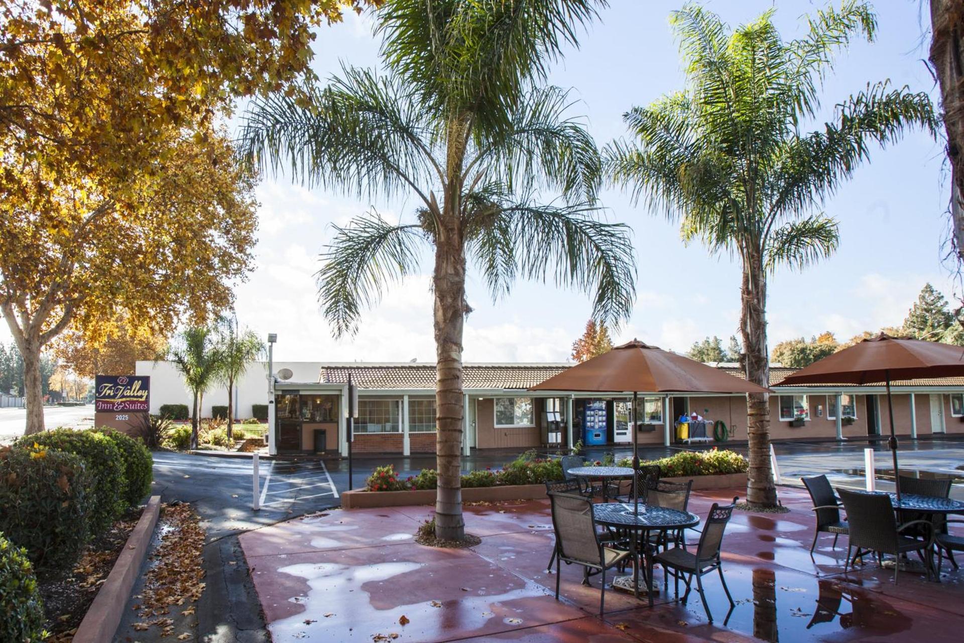Tri-Valley Inn & Suites photo 26