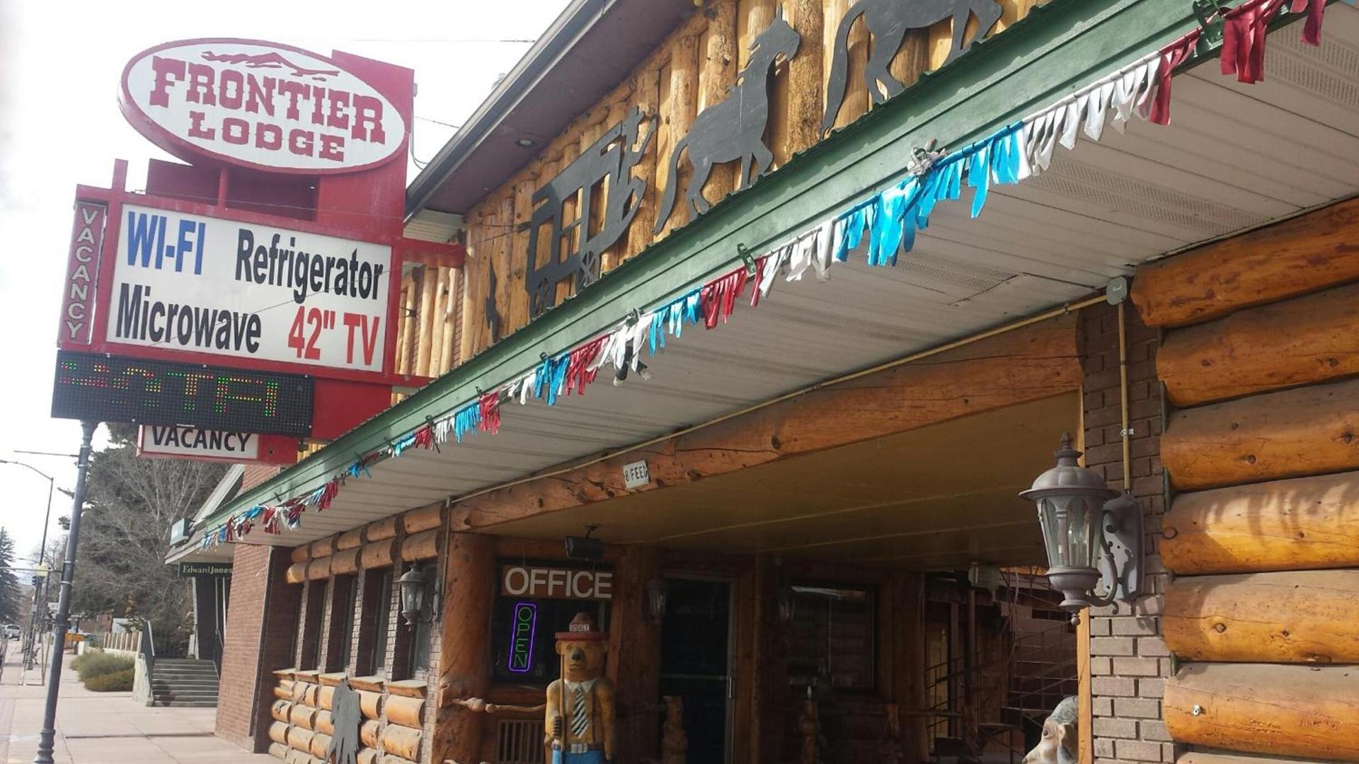 Frontier Lodge photo 7