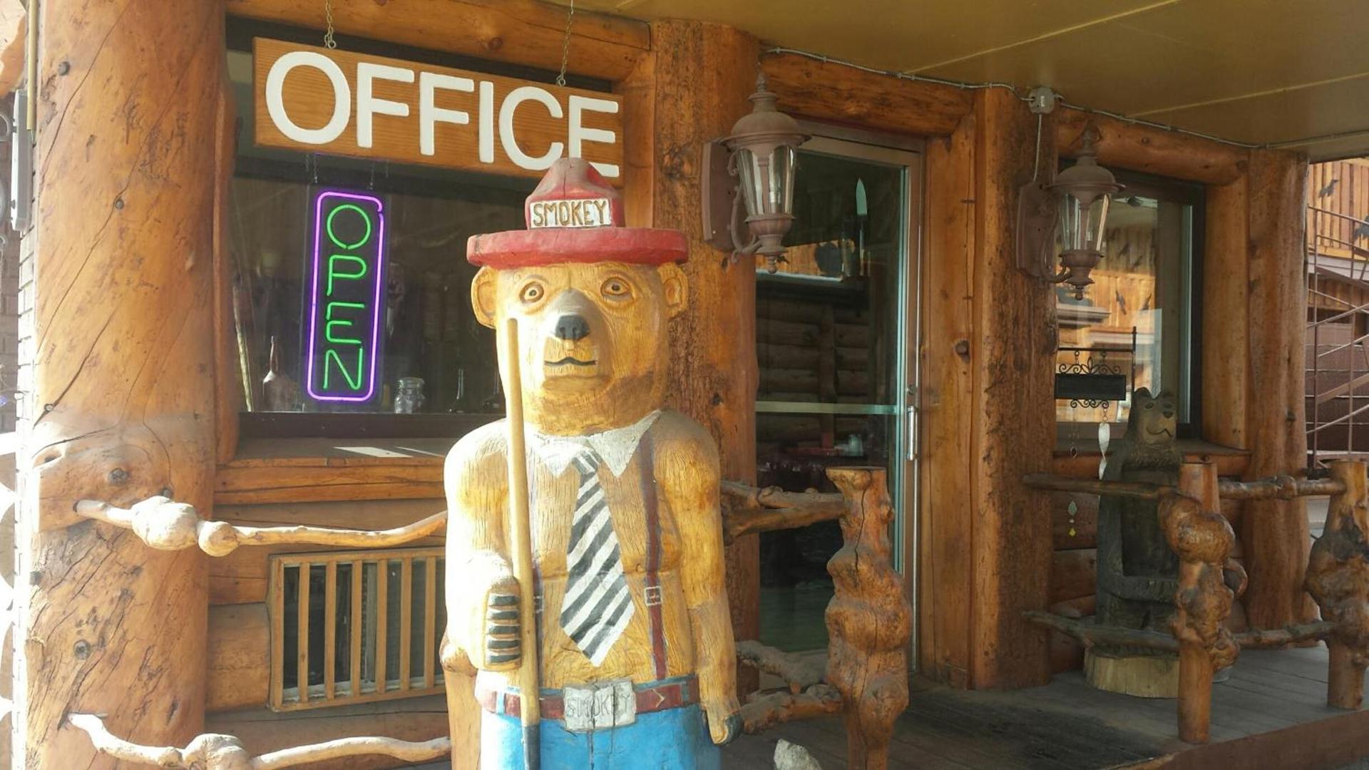 Frontier Lodge photo 17