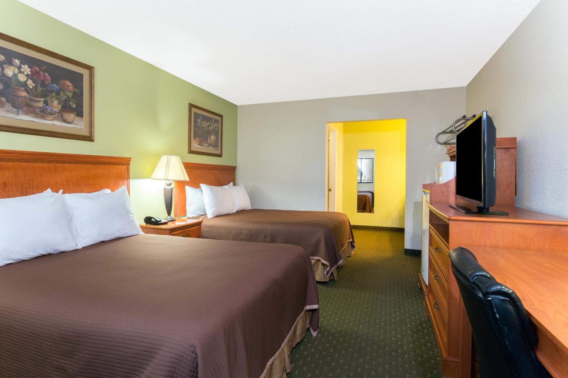 Howard Johnson by Wyndham Tallahassee photo 10