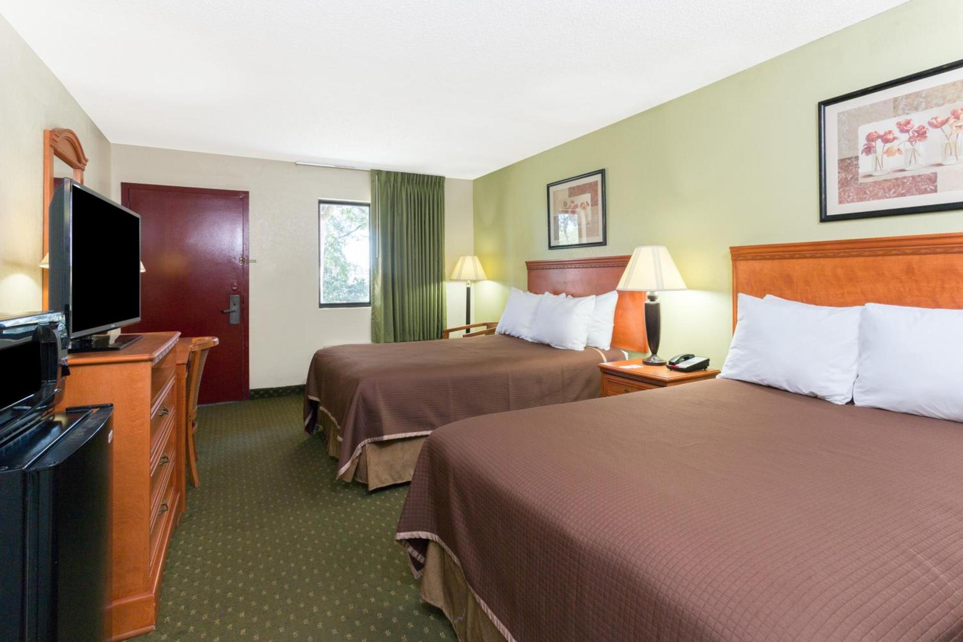 Howard Johnson by Wyndham Tallahassee photo 13