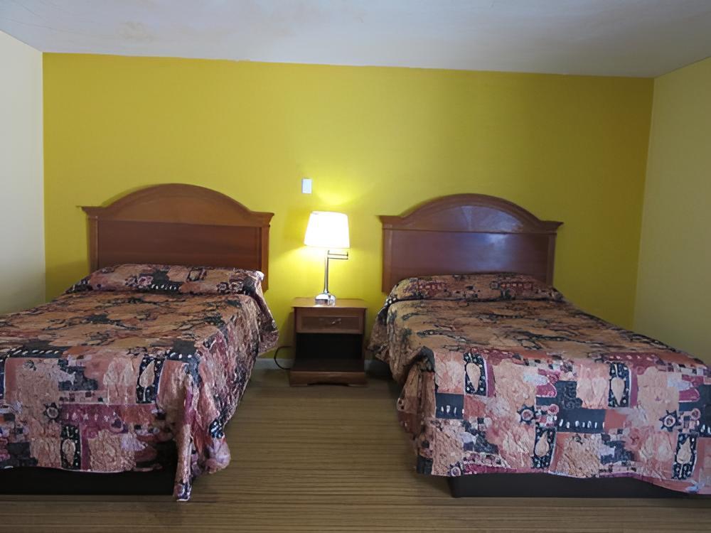 Relax Inn Tyler photo 6