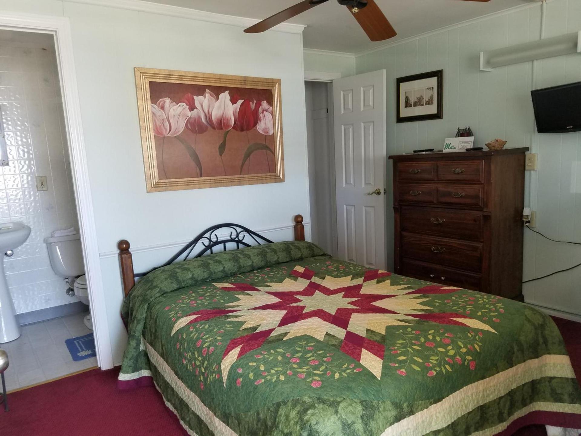 Crosswinds Motel photo 23