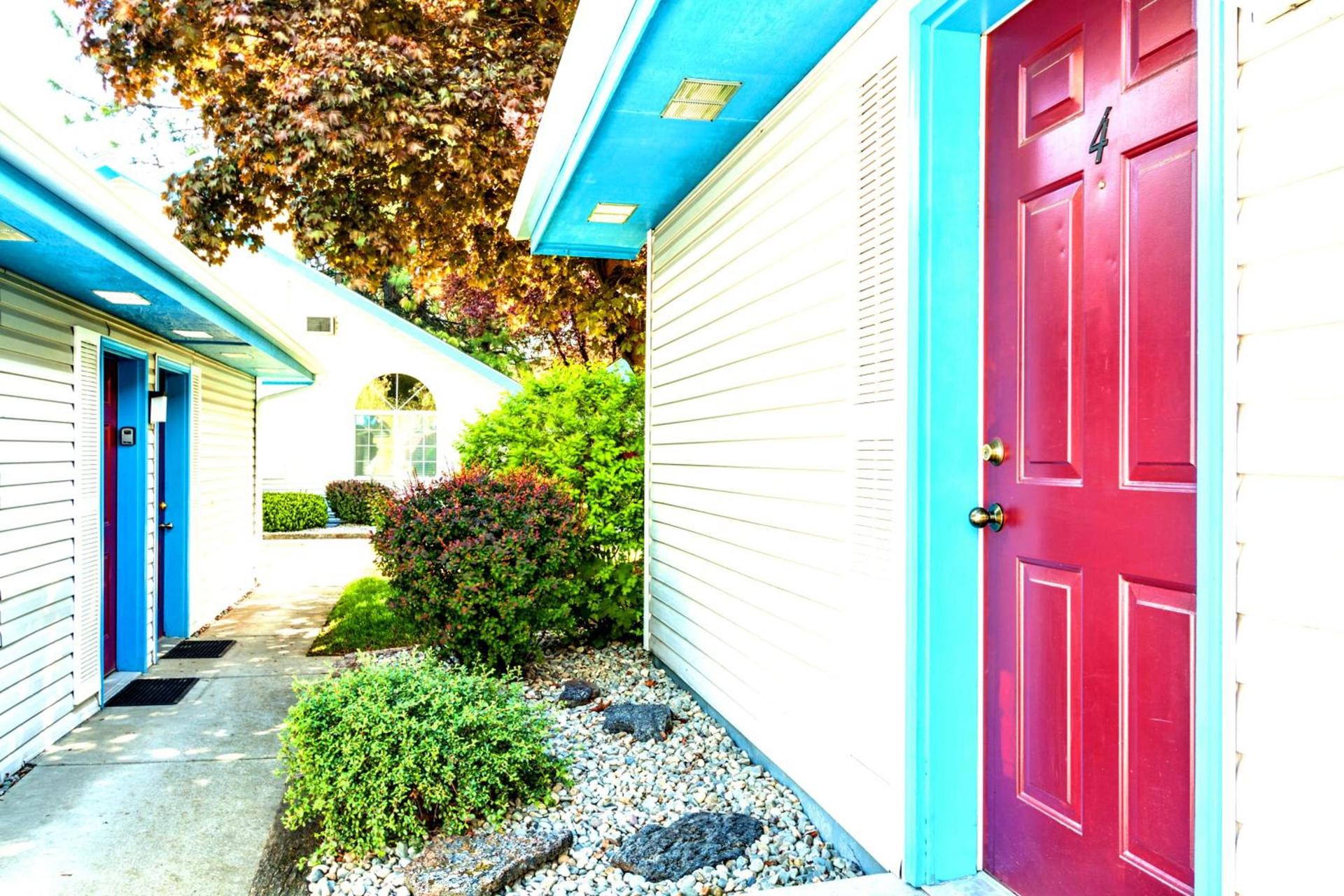 Turning Leaf Townhome Suites photo 45