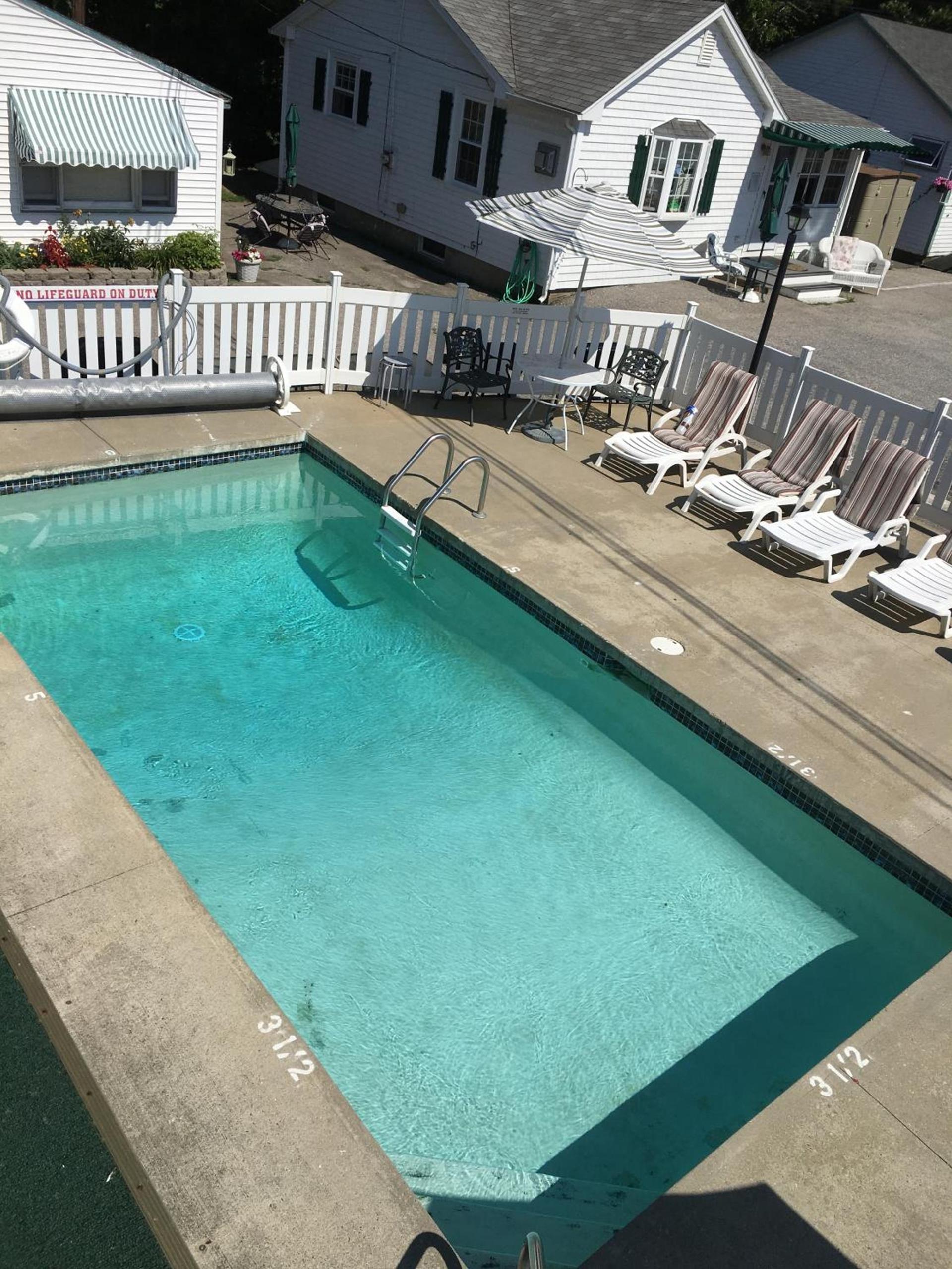Crosswinds Motel photo 1