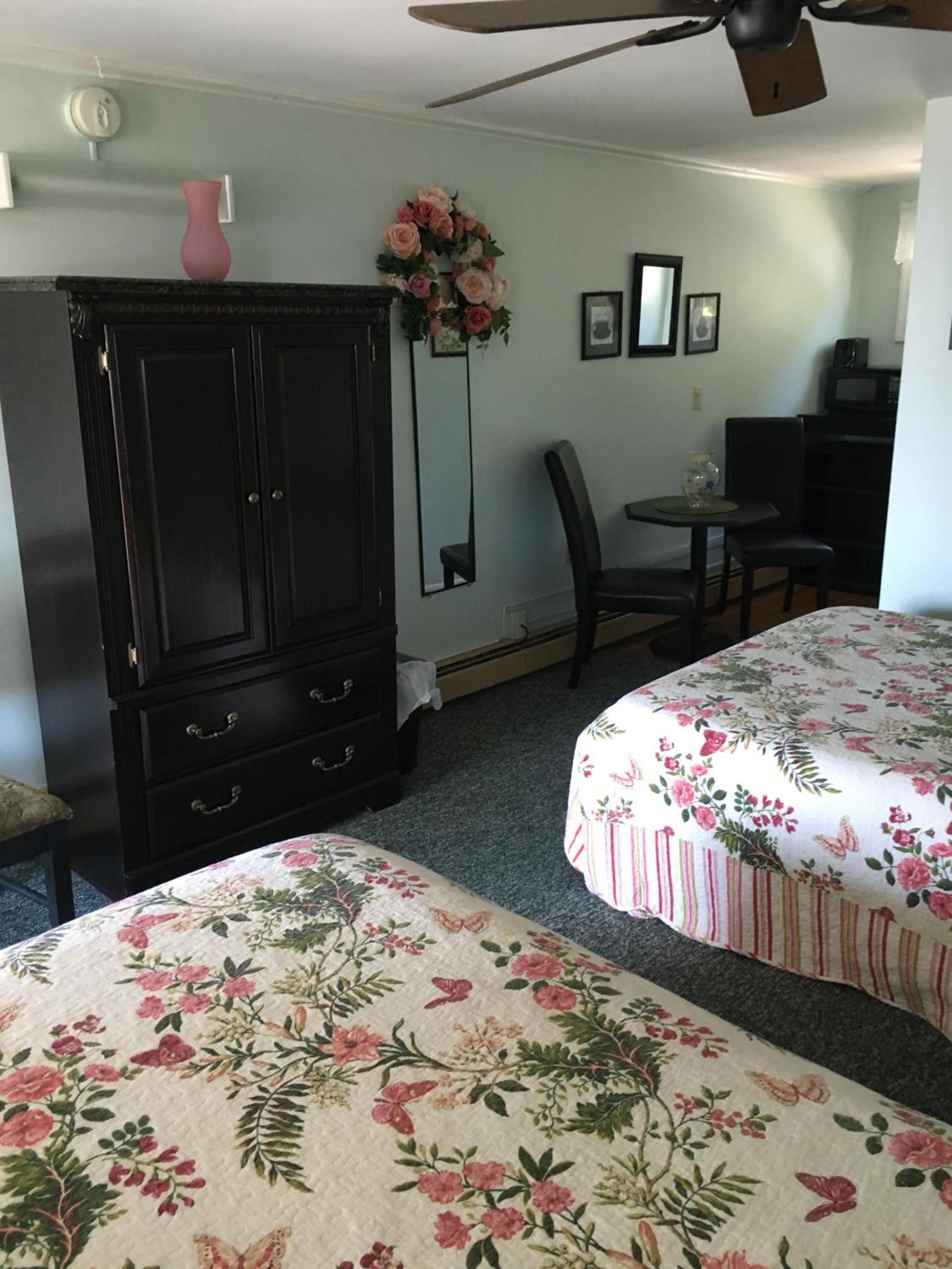 Crosswinds Motel photo 21